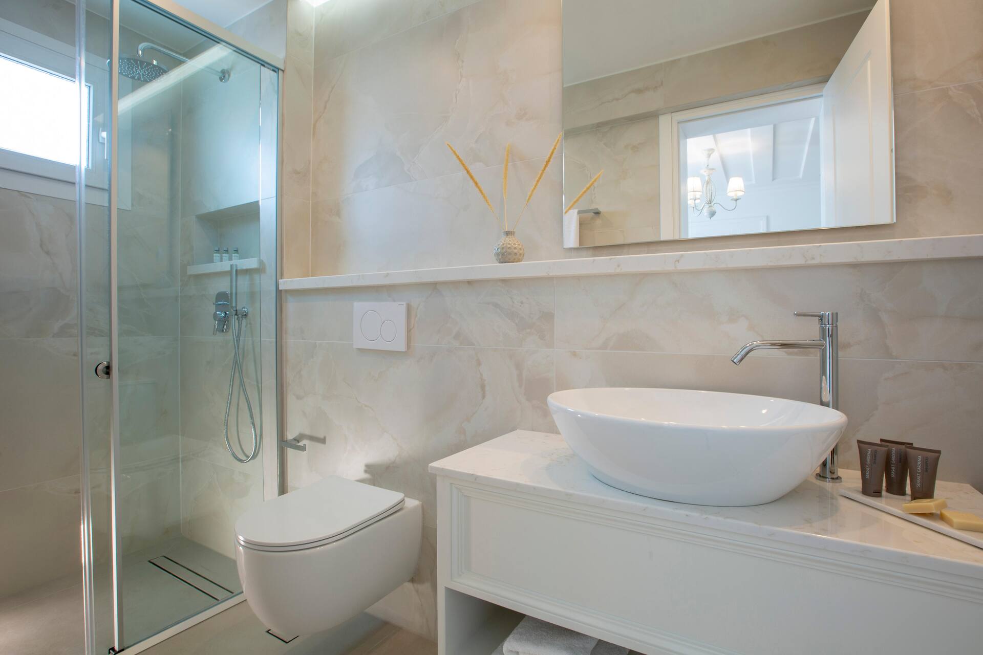 <p>Superior-huone</p>