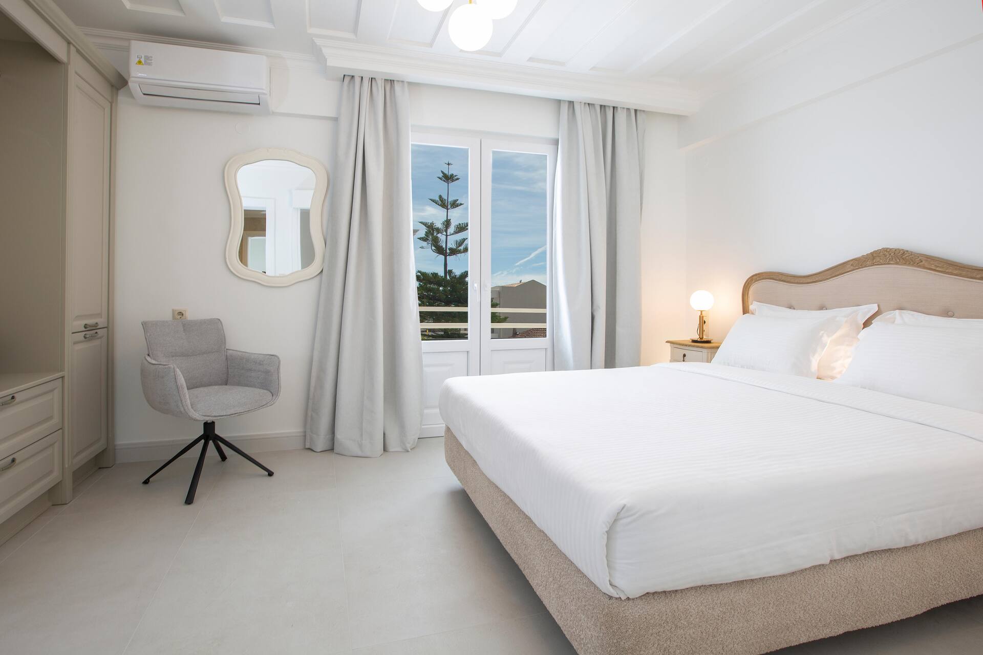 <p>Superior-huone</p>