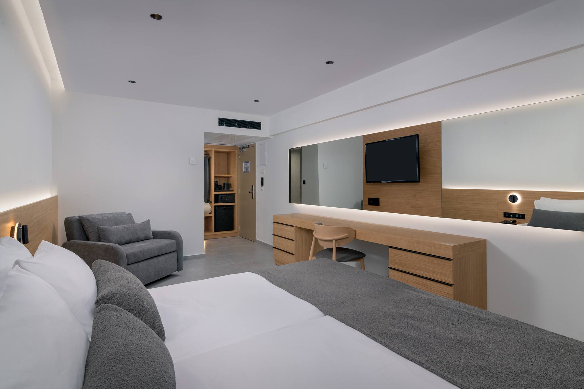 <p>Deluxe-huone, parveke, rajoitettu merinäköala</p>