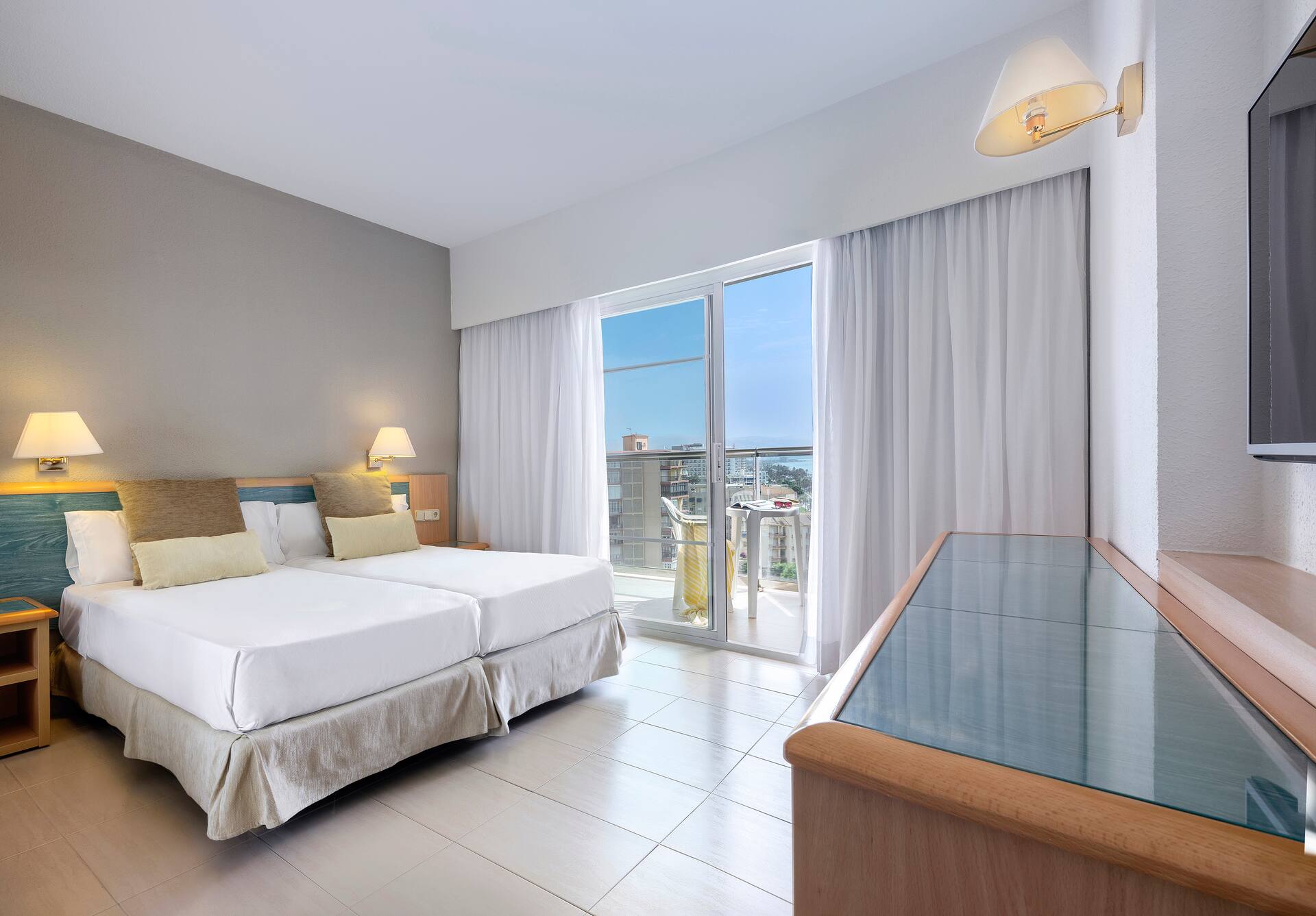 <p>Kahden hengen huone</p>