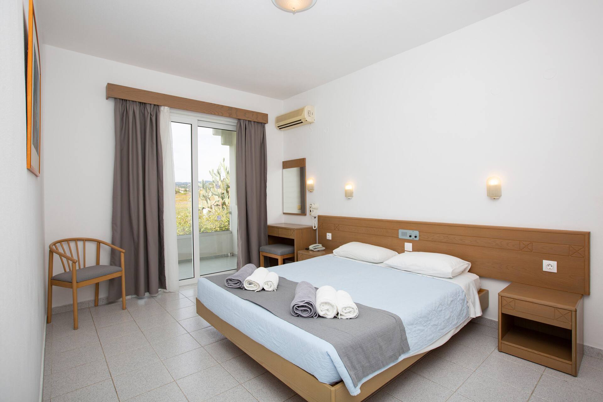 <p>Kaksio, parveke</p>