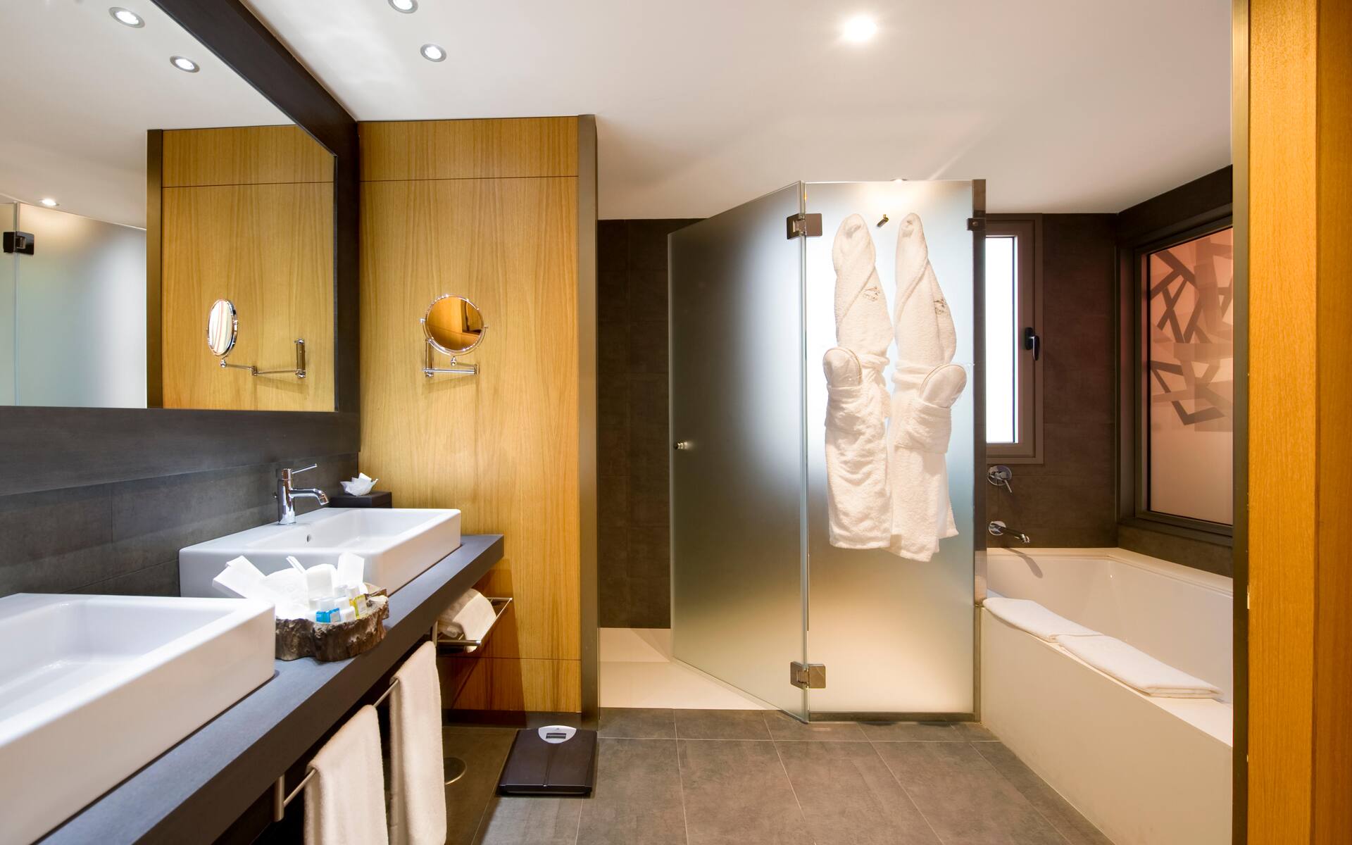 <p>Unique-juniorsviitti</p>