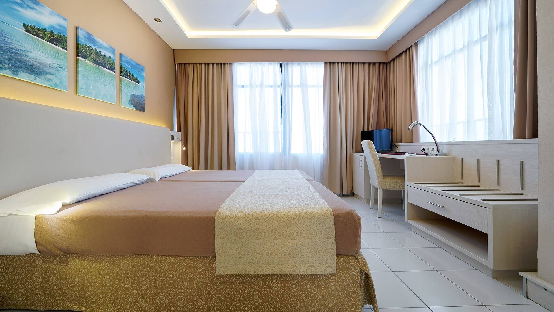 <p>Yhden hengen huone</p>