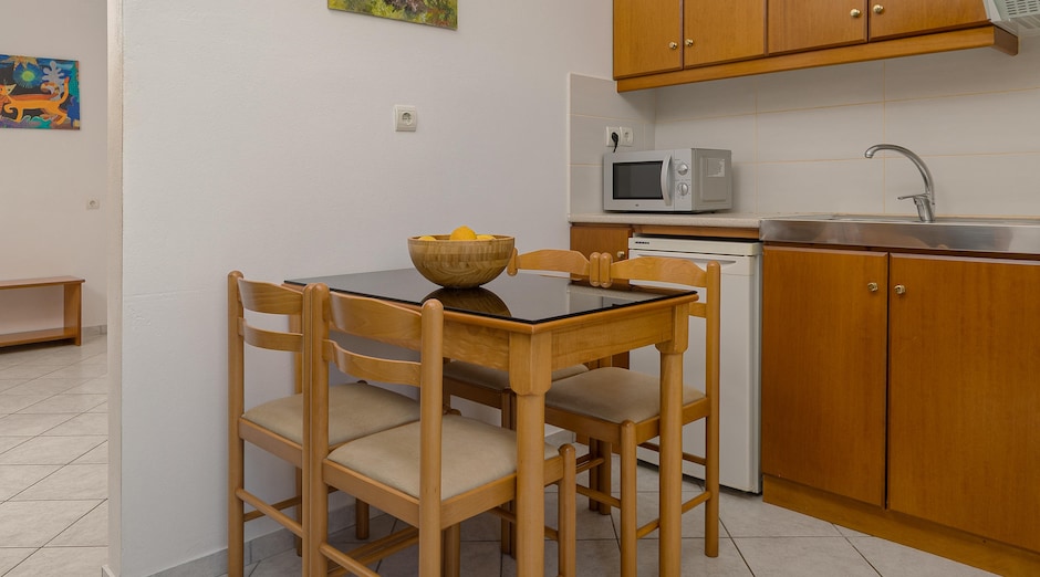 Markos Studios 11 - <p>Neljän hengen yksiö</p>