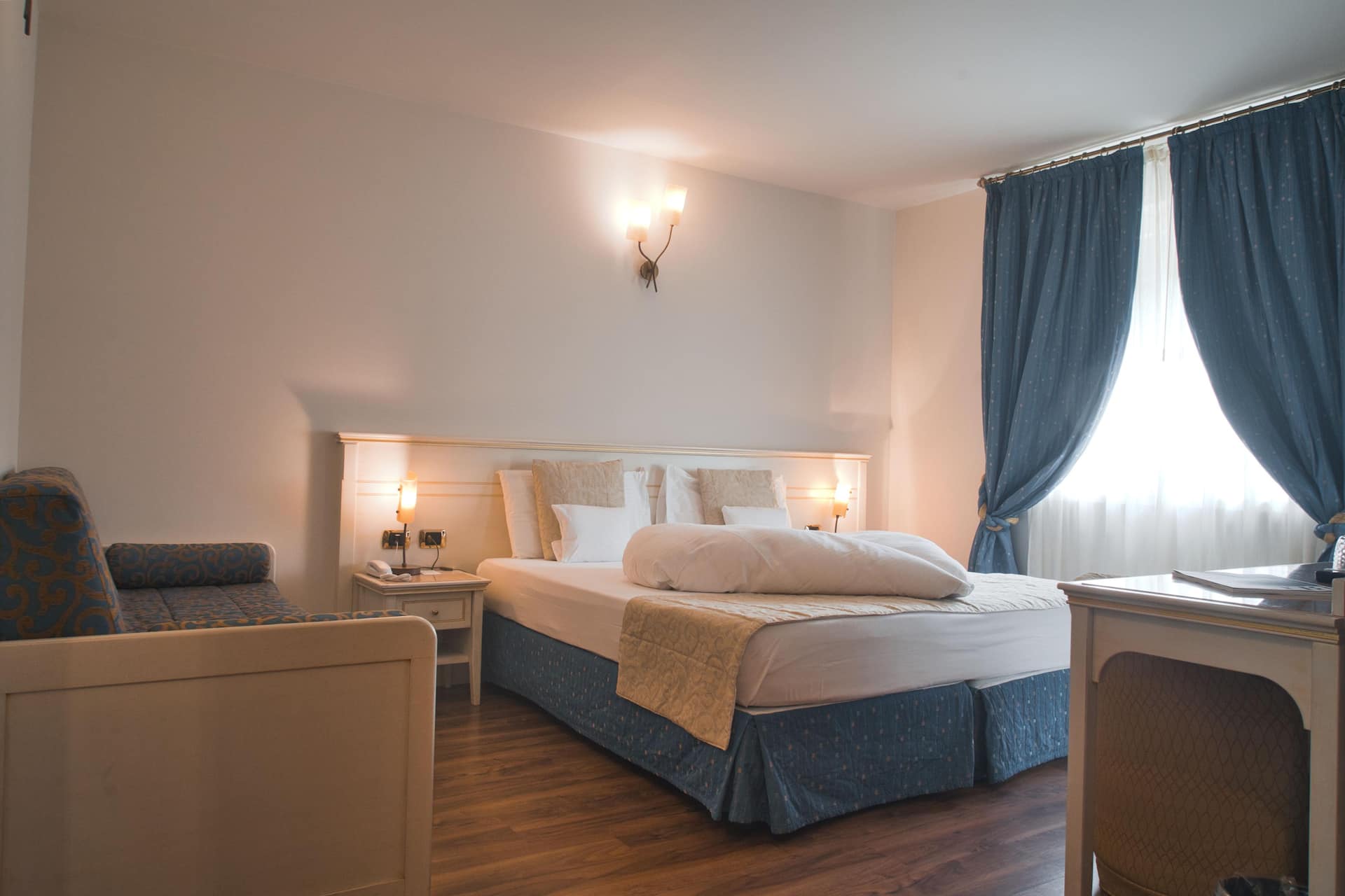 <p>Romantic-huone</p>