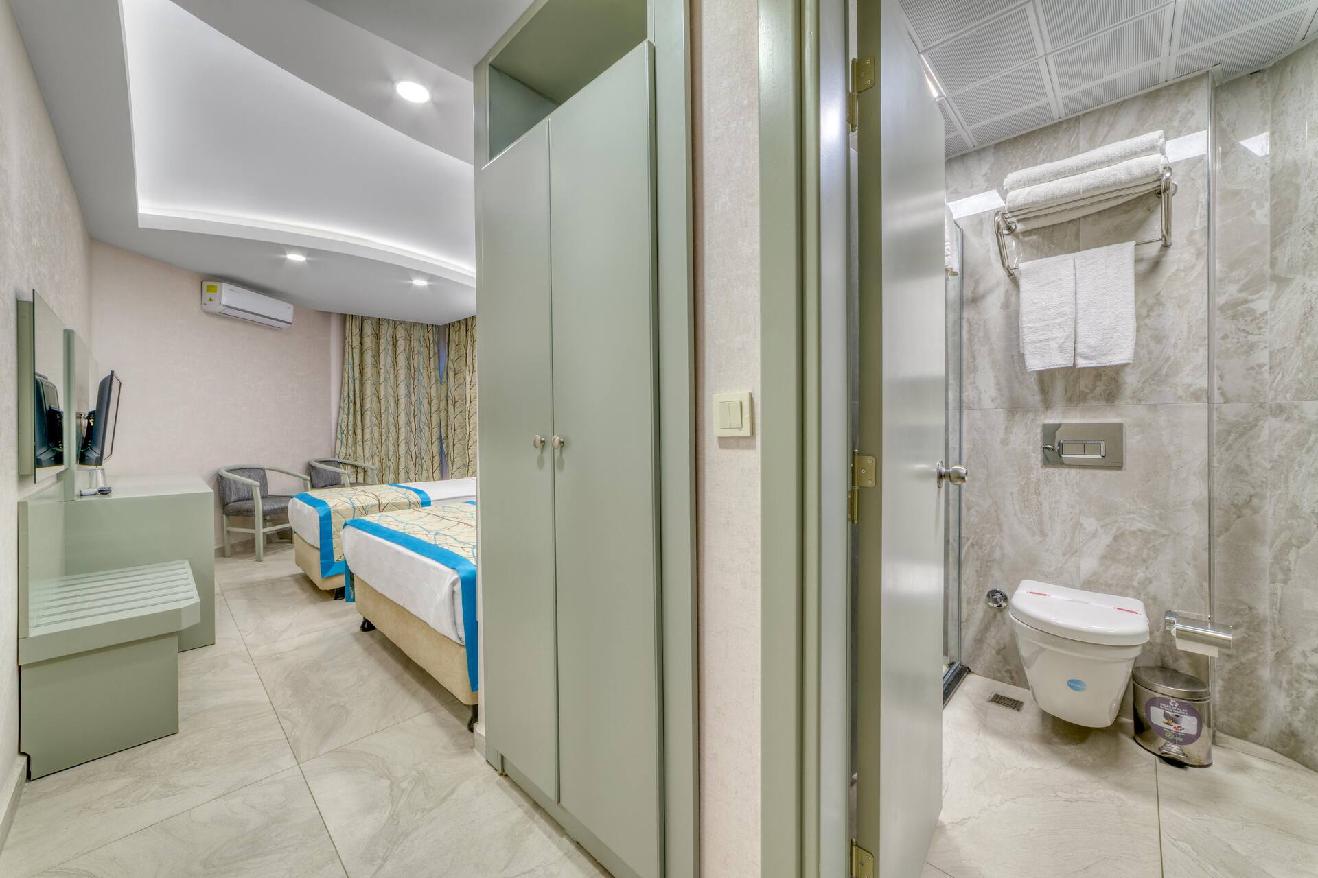 <p>Kahden hengen huone</p>