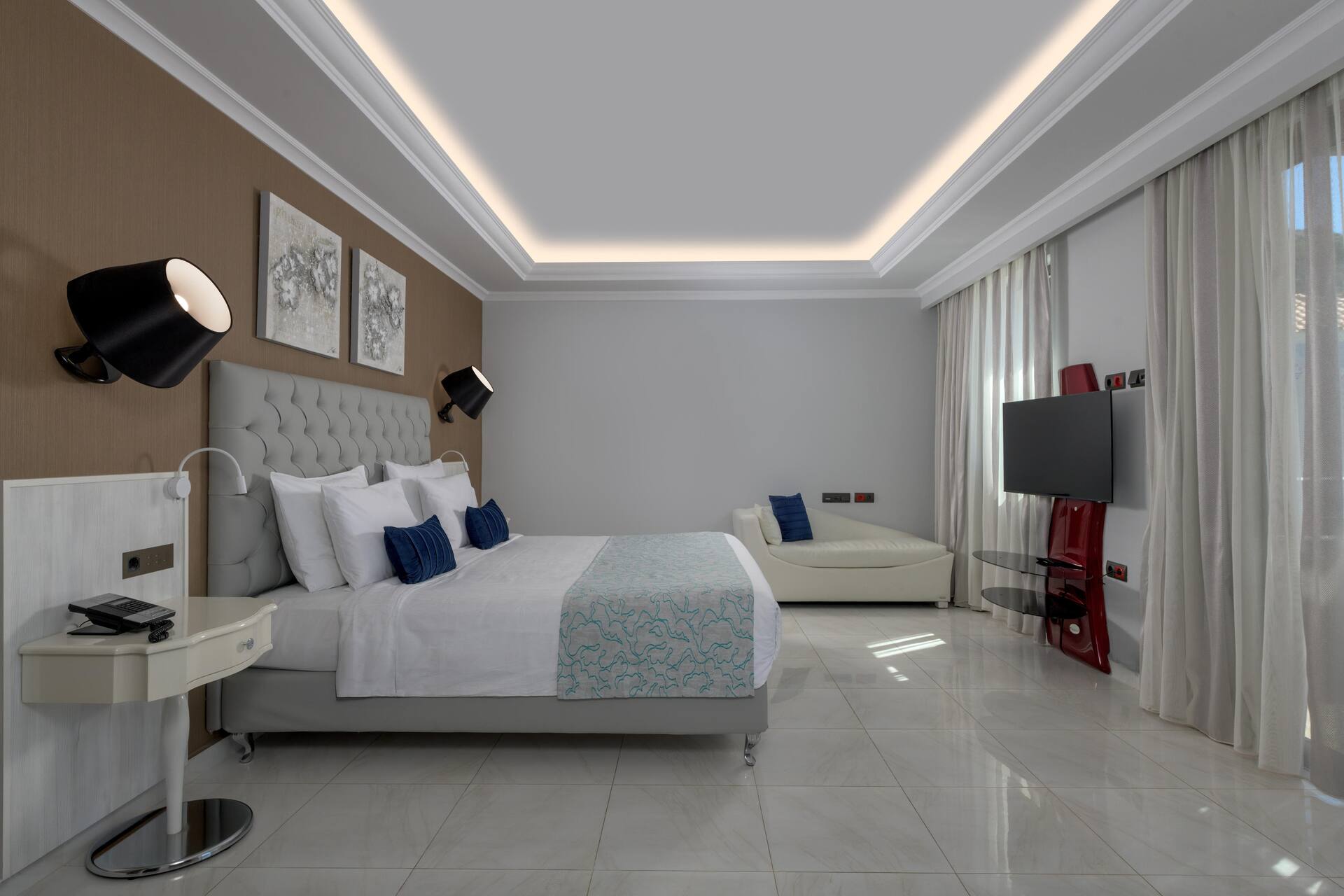 <p>Private pool -huvila, oma uima-allas</p>