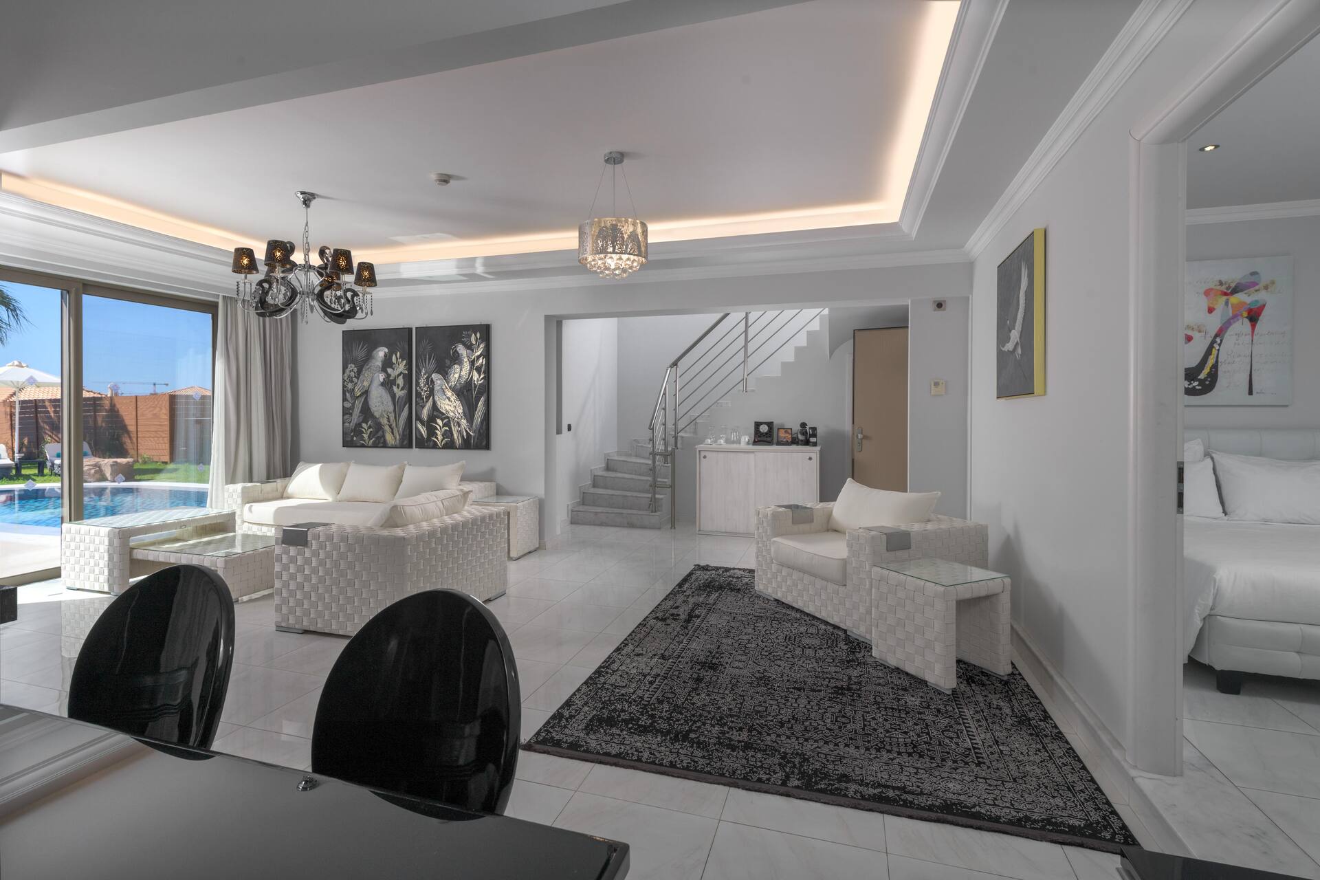 <p>Private pool -huvila, oma uima-allas</p>