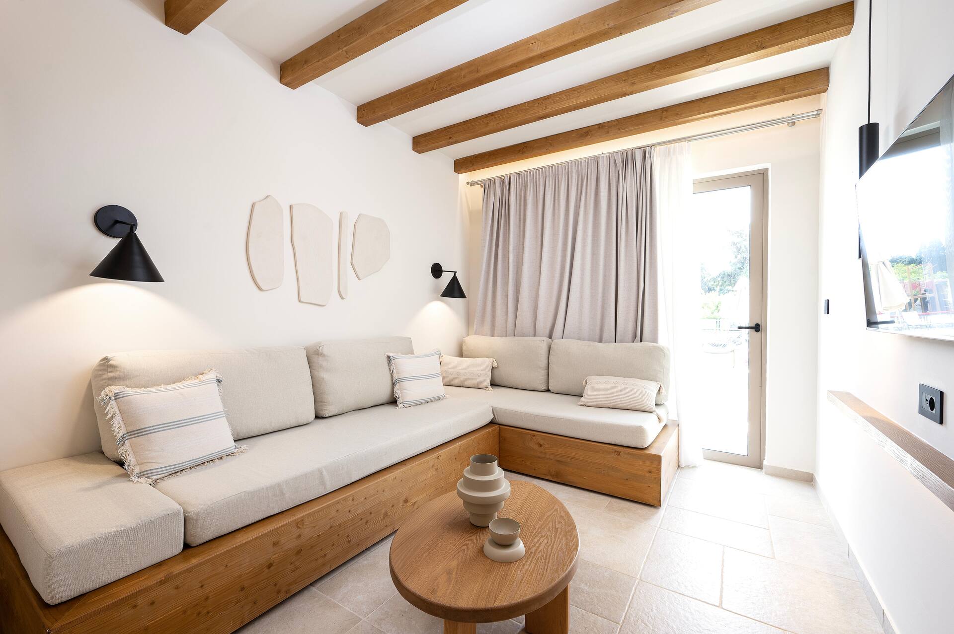 <p>Superior-kaksio / Aegean-sviitti / Aegean-perhesviitti</p>