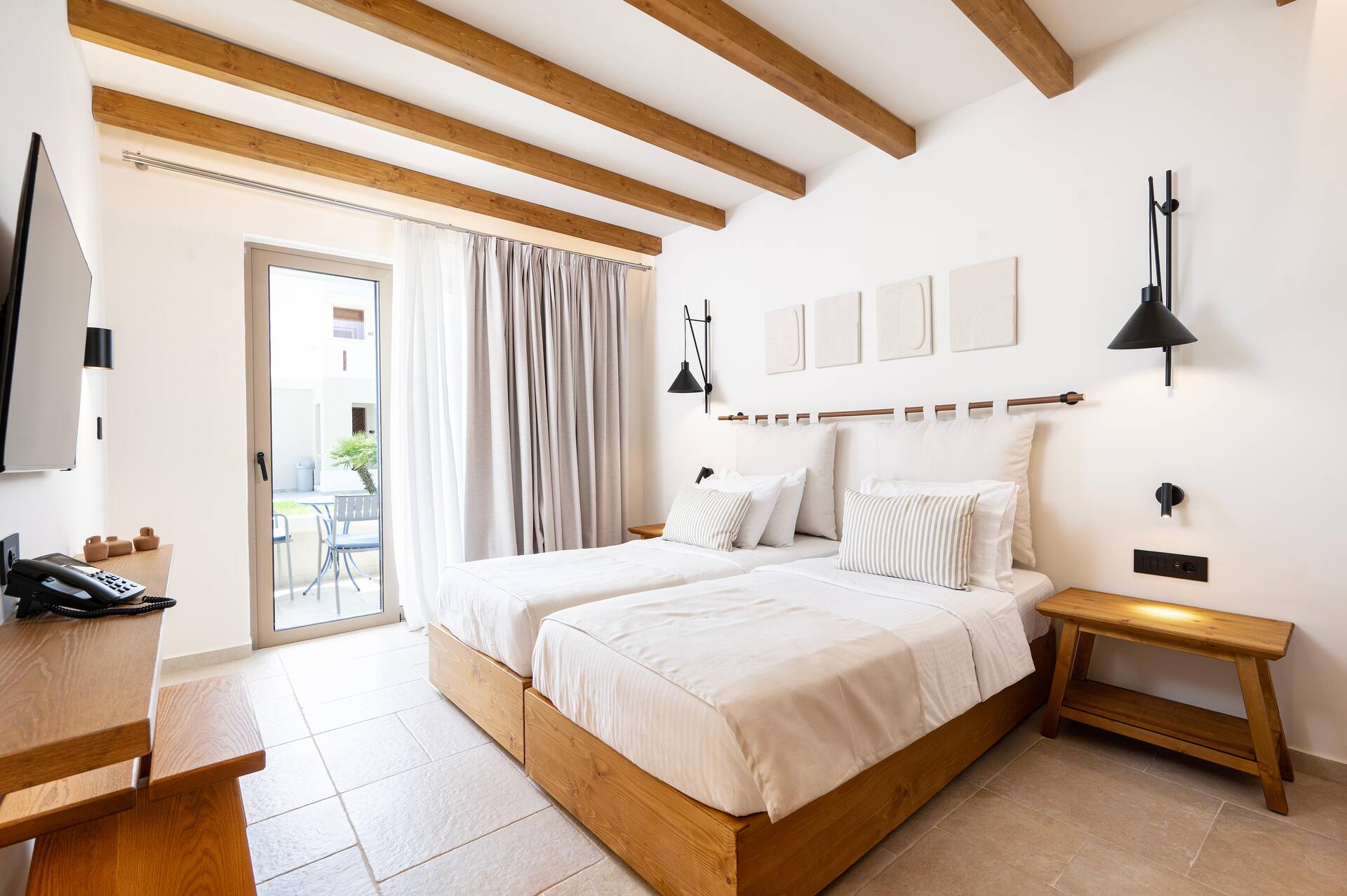 <p>Superior-kaksio / Aegean-sviitti / Aegean-perhesviitti</p>