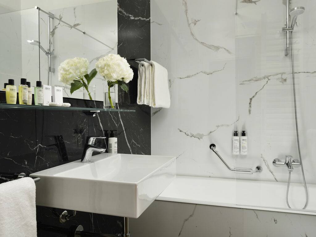 <p>Superior-huone</p>