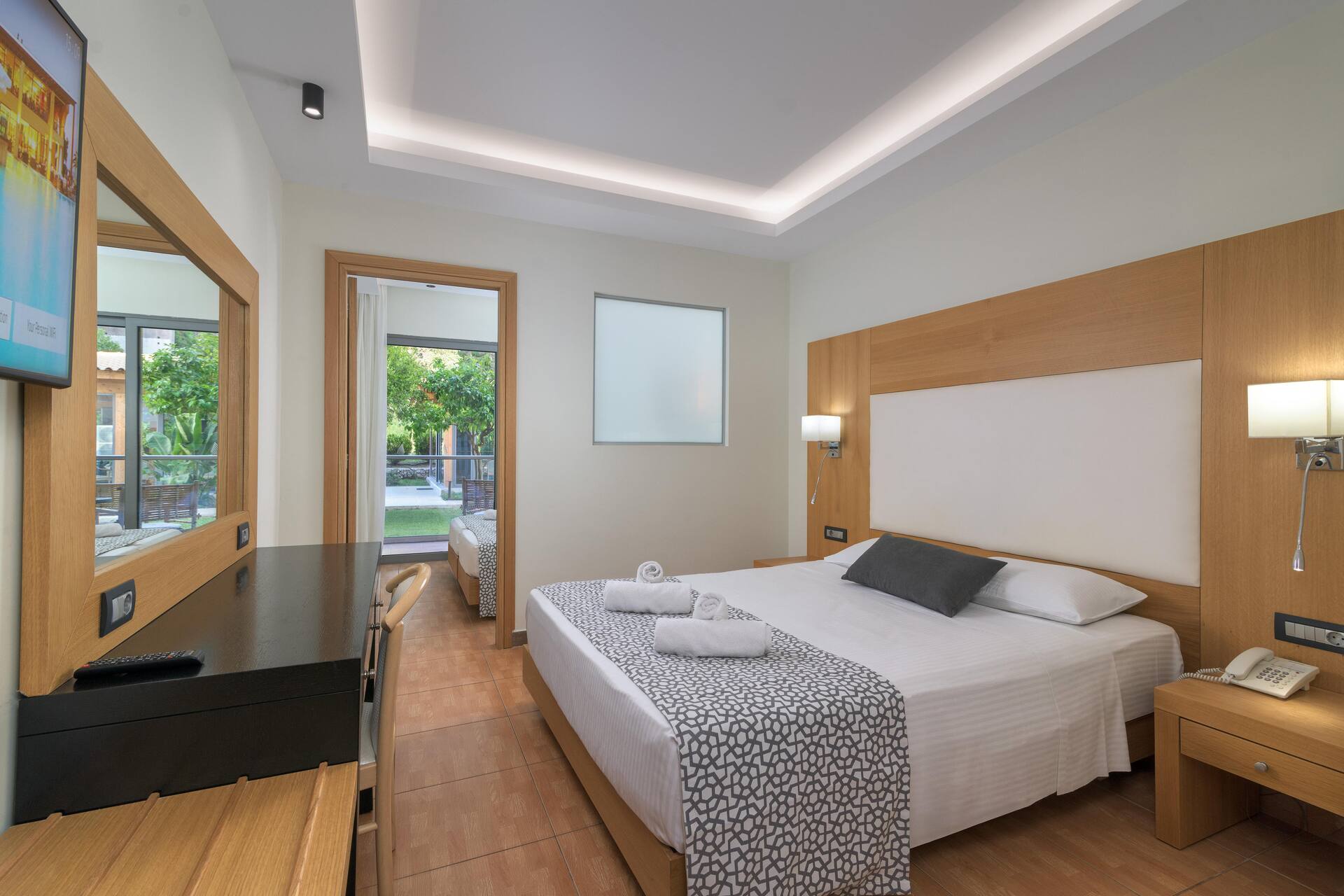 <p>Superior-perhehuone</p>