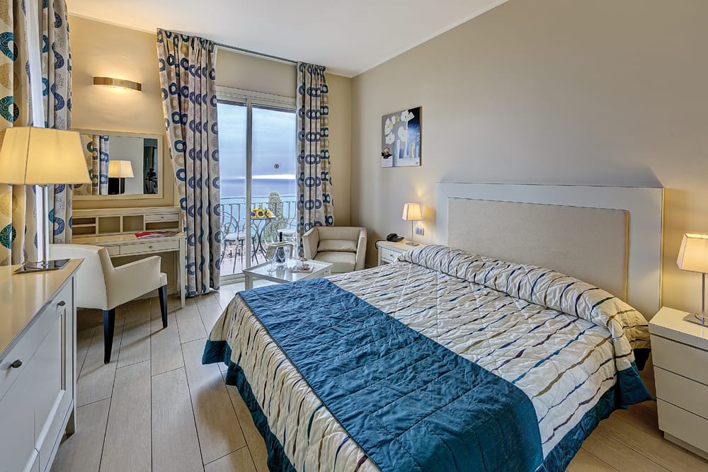 <p>Superior-huone</p>