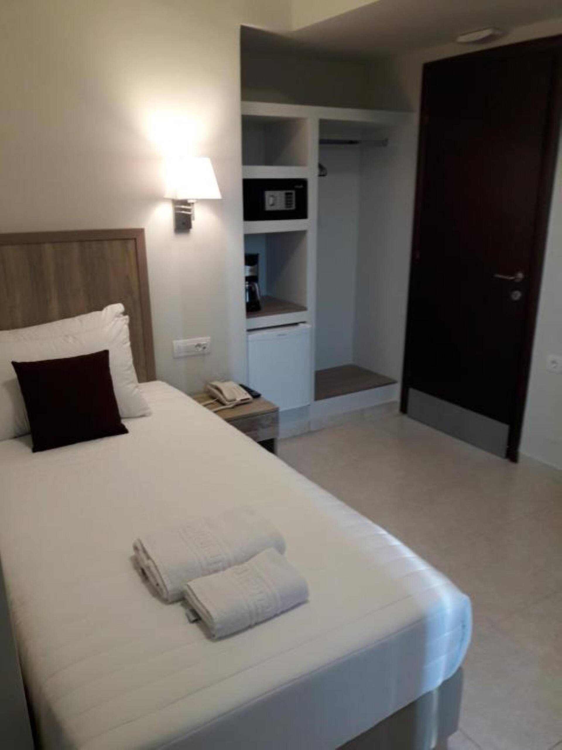 <p>yhden hengen huone</p>