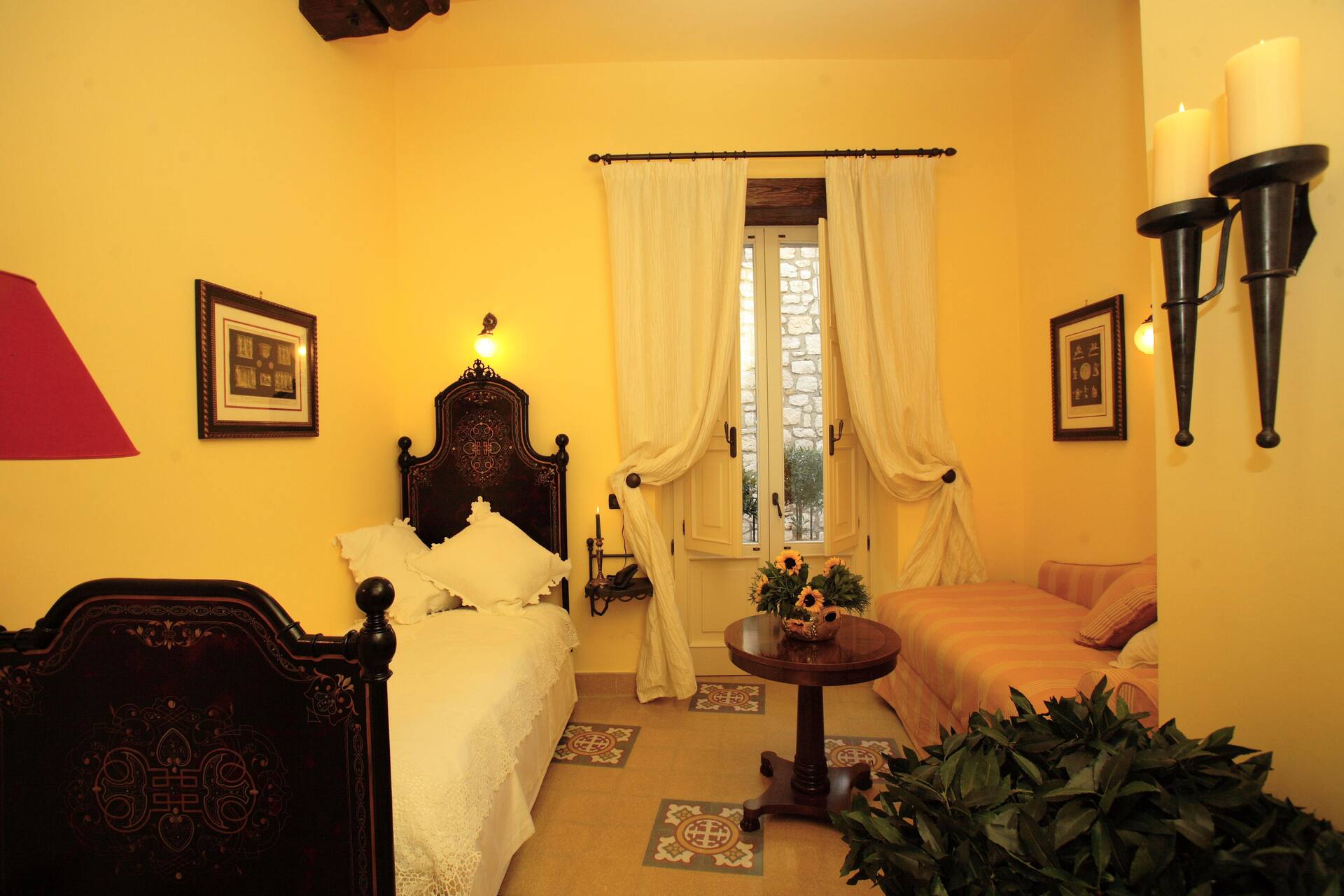 <p>Twin Standard -huone</p>