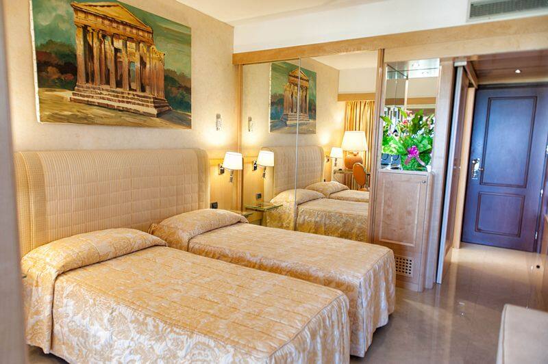 <p>Superior-huone</p>