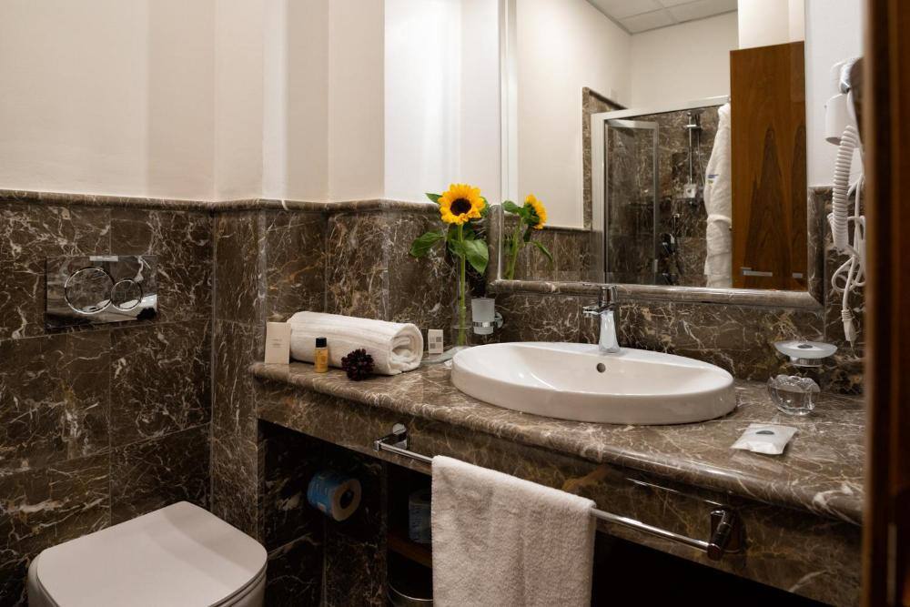 <p>Kahden hengen huone</p>