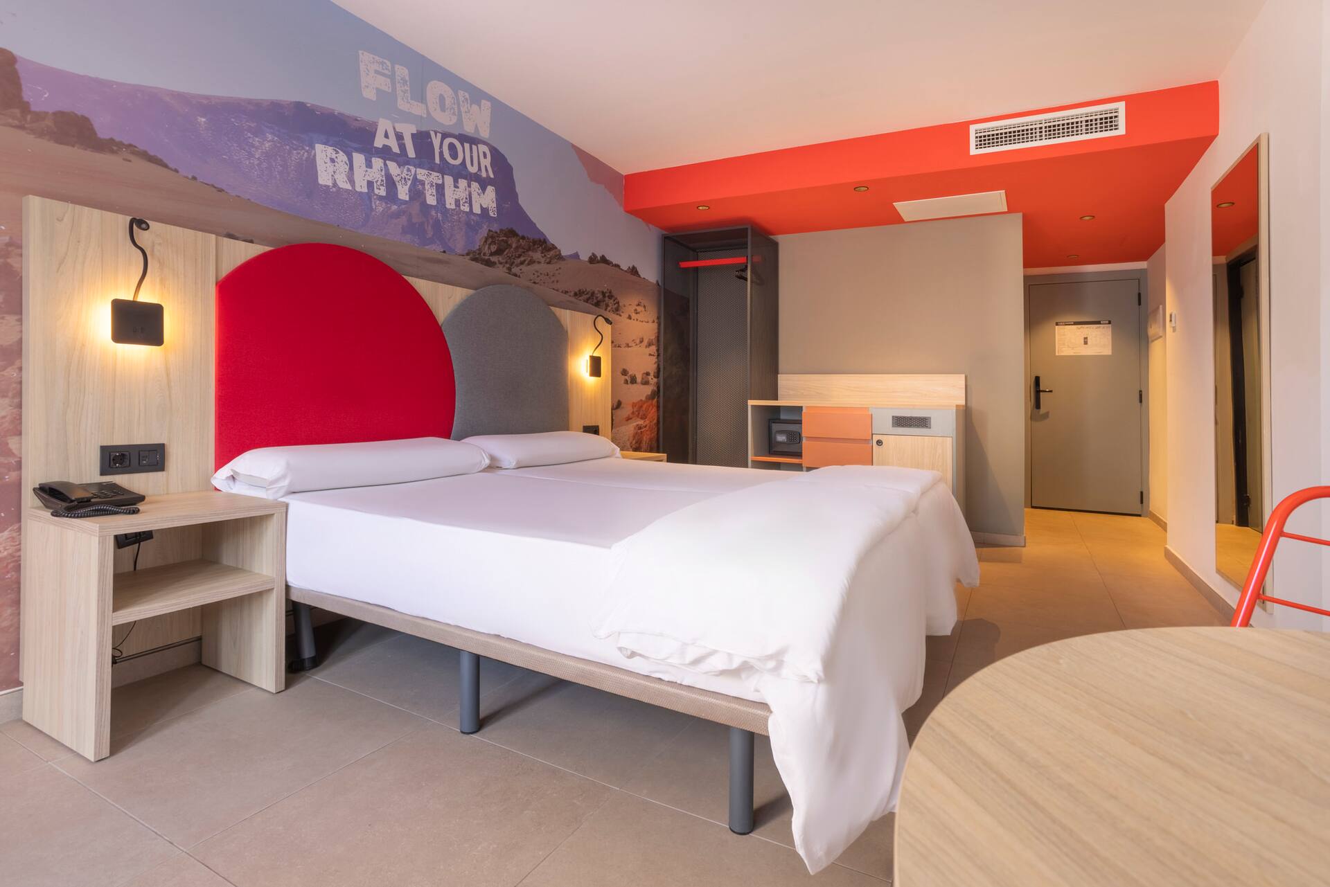 <p>The Flow -huone, sivuttainen merinäköala</p>