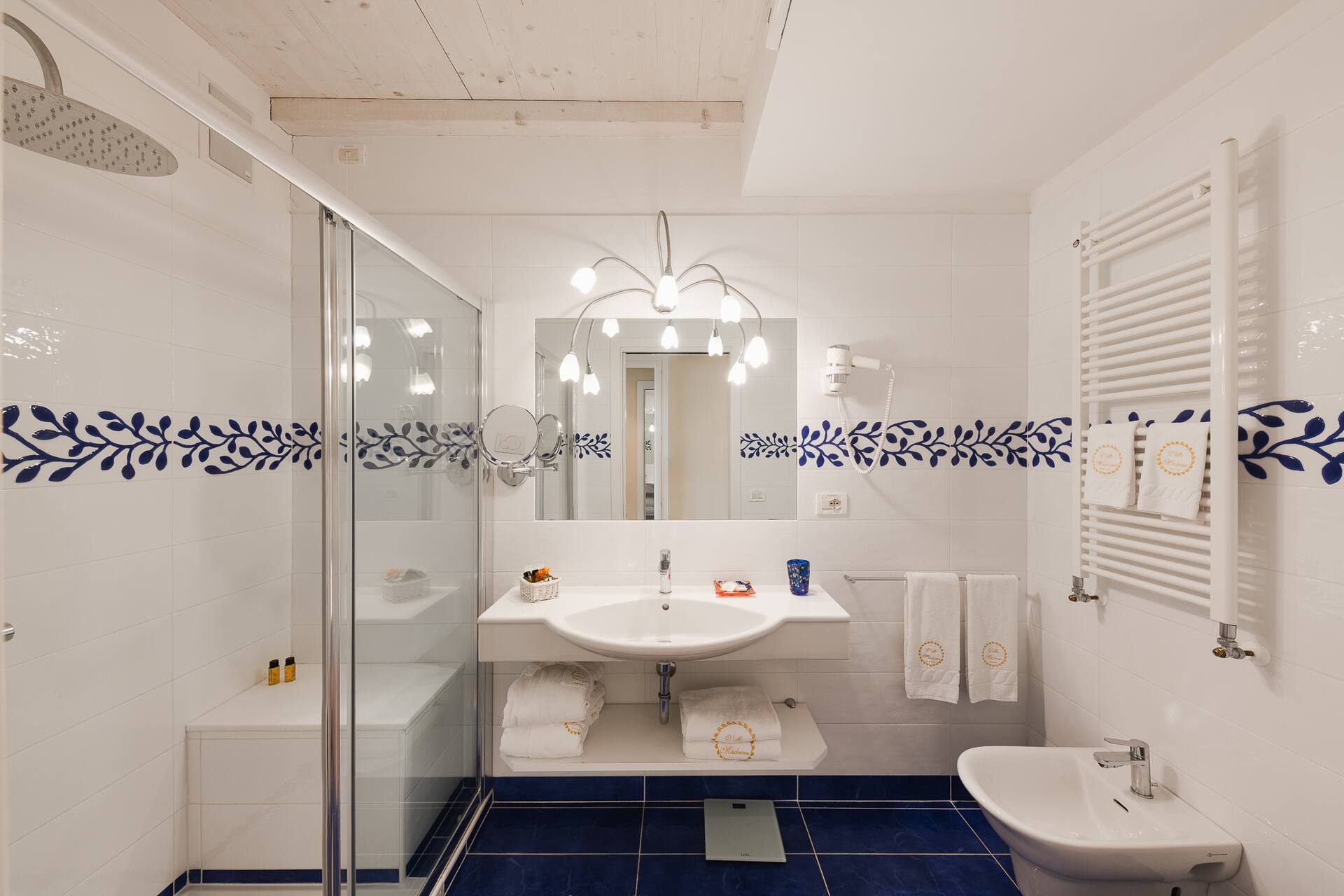 <p>Orchidea-huone</p>