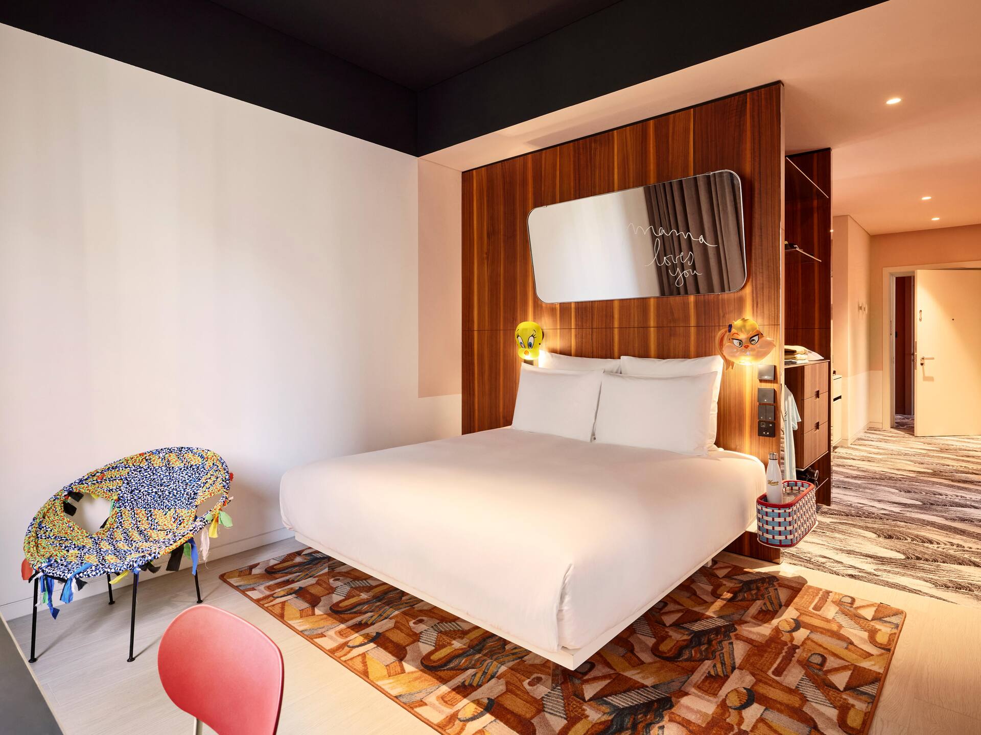 <p>Medium MaMa -huone</p>