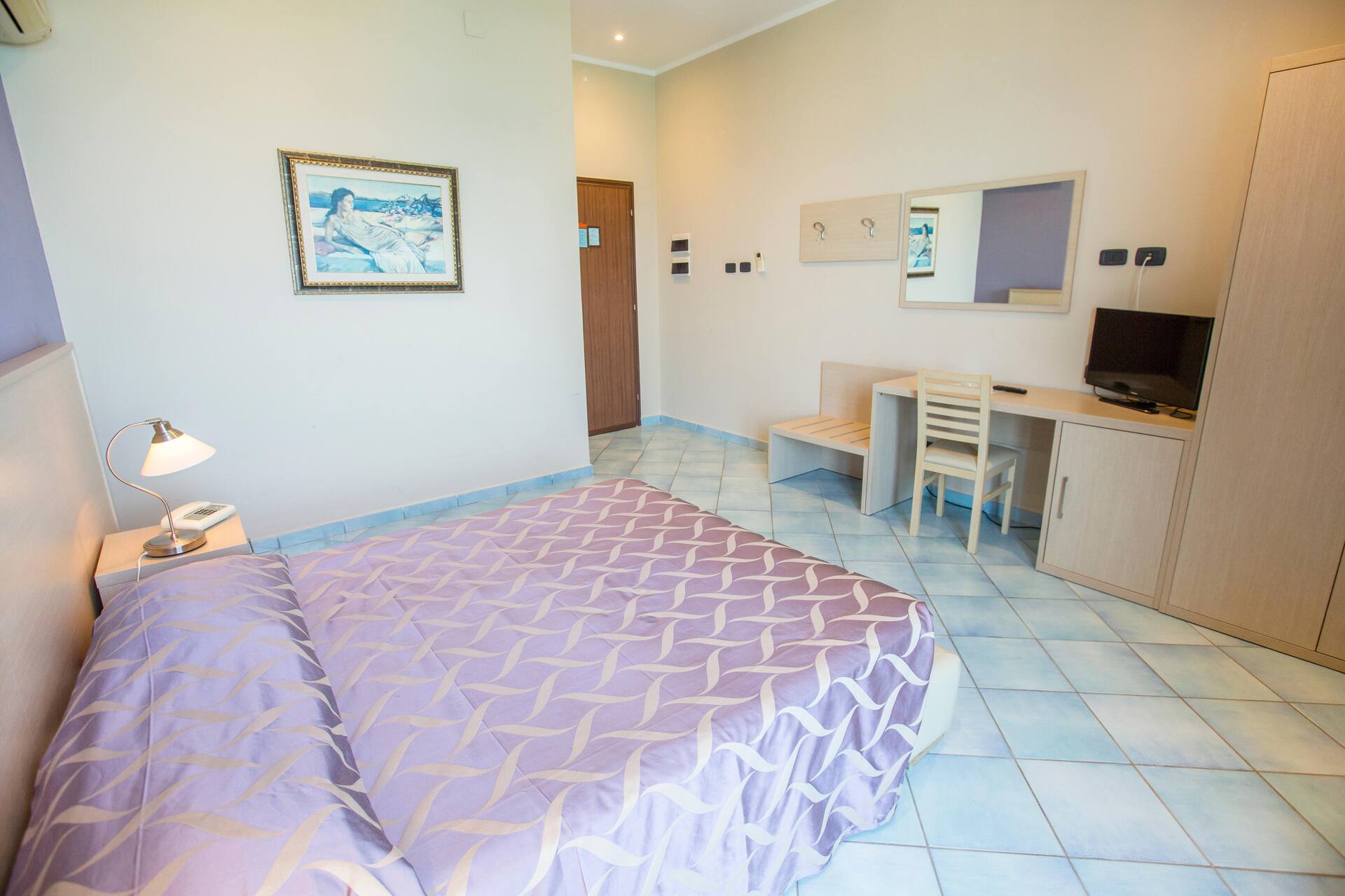 <p>Superior-huone</p>