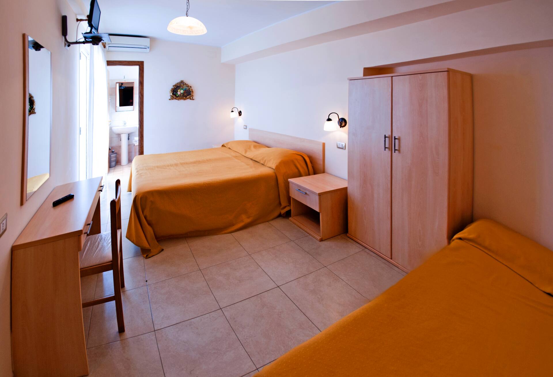 <p>Kahden hengen huone</p>