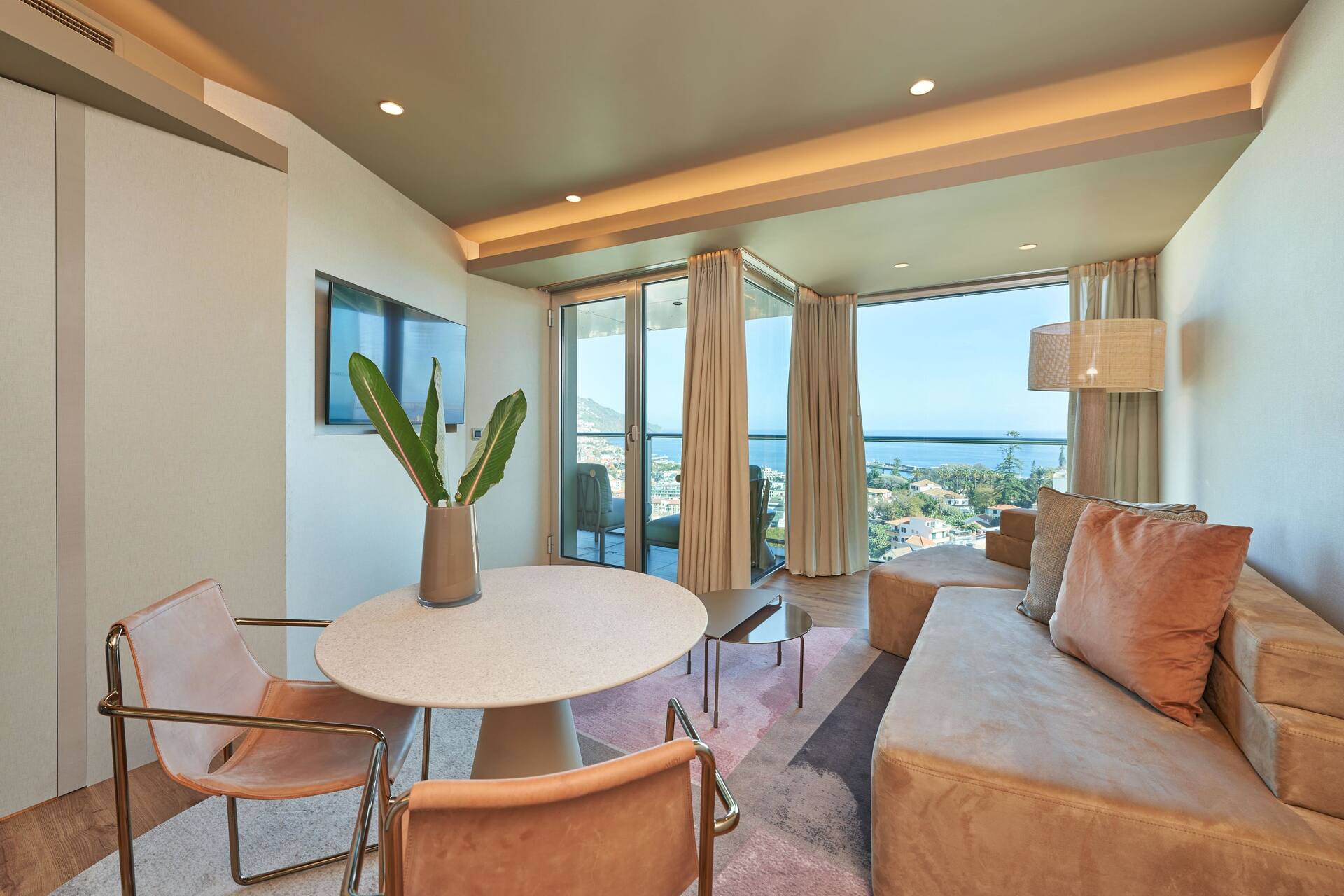 <p>Deluxe-juniorsviitti, merinäköala</p>