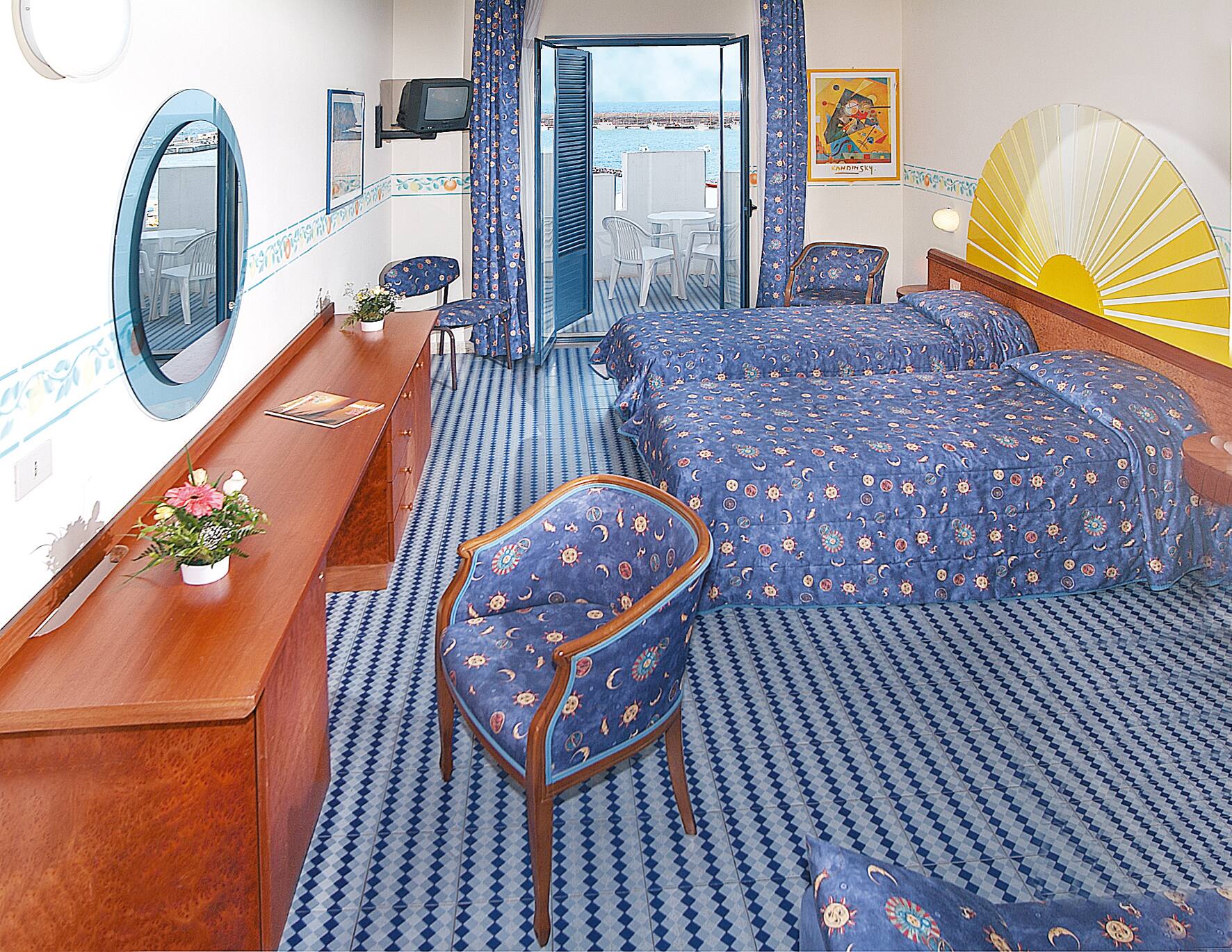 <p>Superior-huone</p>