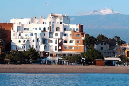 Sporting Baia & Villa Athena