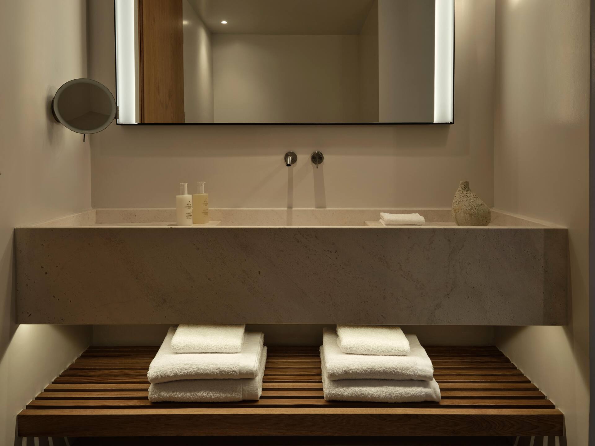 <p>Deluxe-sviitti, terassi ja oma uima-allas</p>