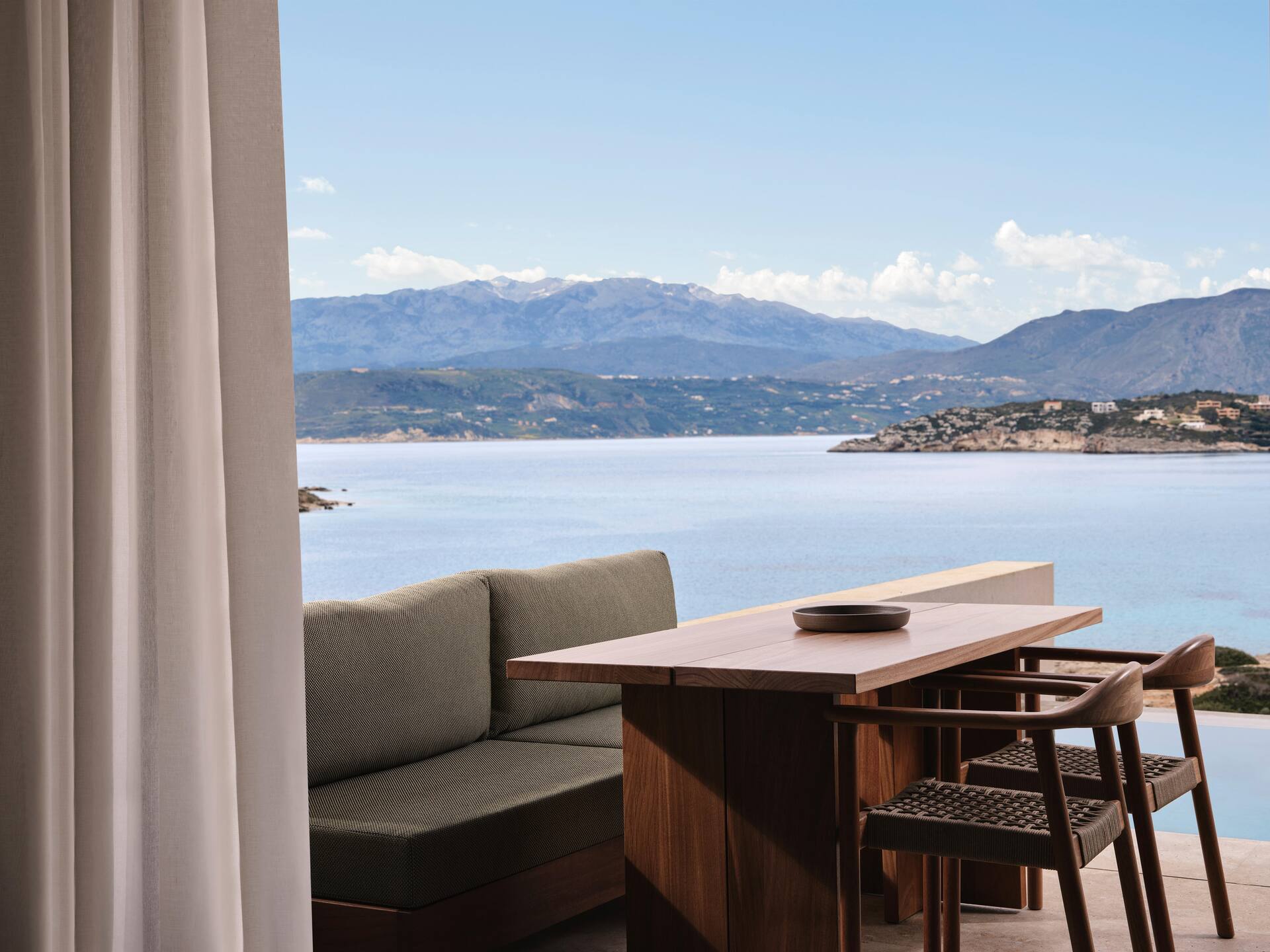 <p>Deluxe-sviitti, terassi ja oma uima-allas</p>