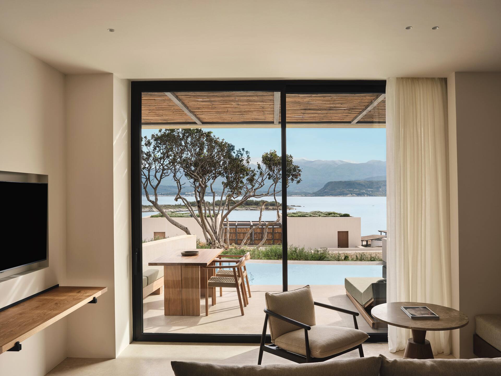 <p>Deluxe-sviitti, terassi ja oma uima-allas</p>