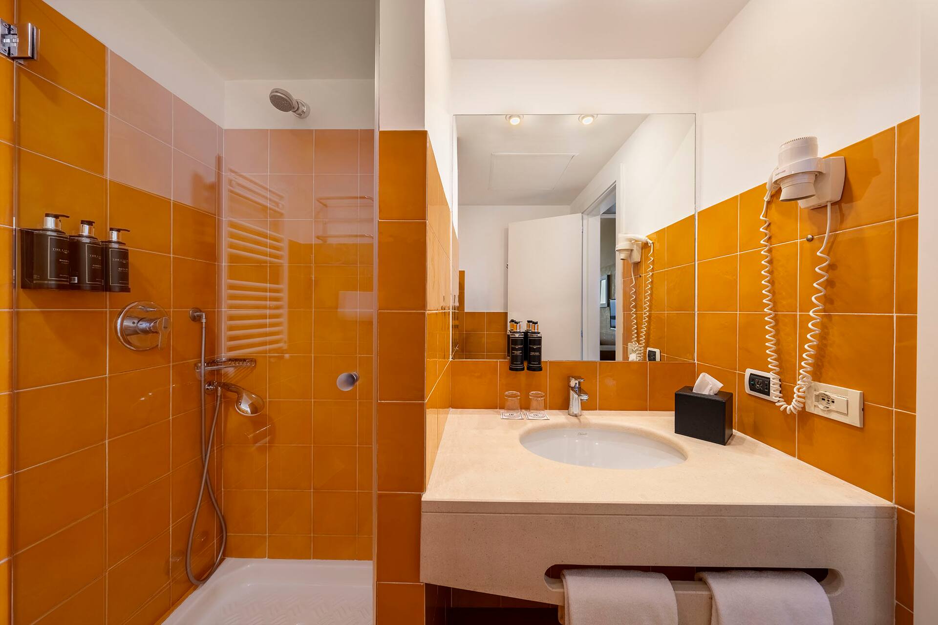 <p>Kahden hengen Premium-huone, merinäköala</p>