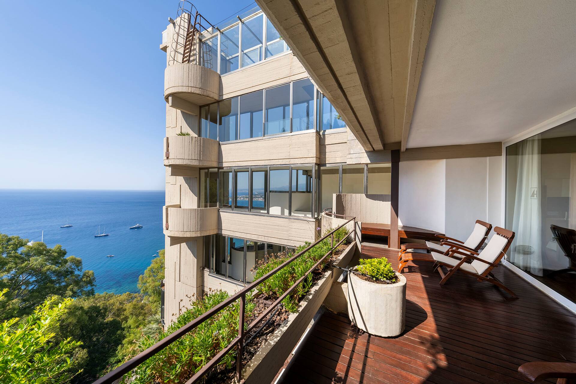 <p>Juniorsviitti, osittainen merinäköala</p>