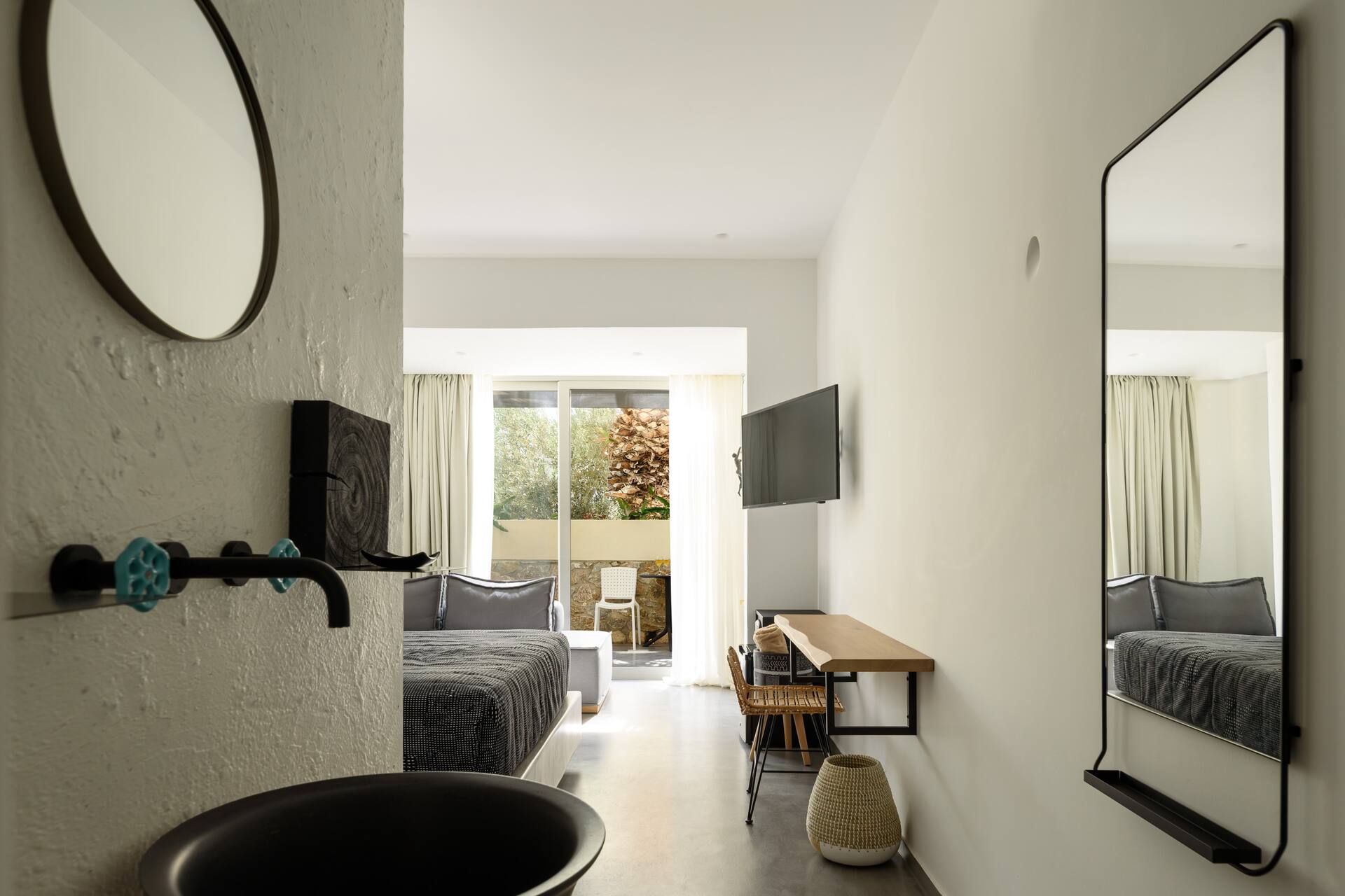 <p>Juniorsviitti, terassilla poreallas</p>