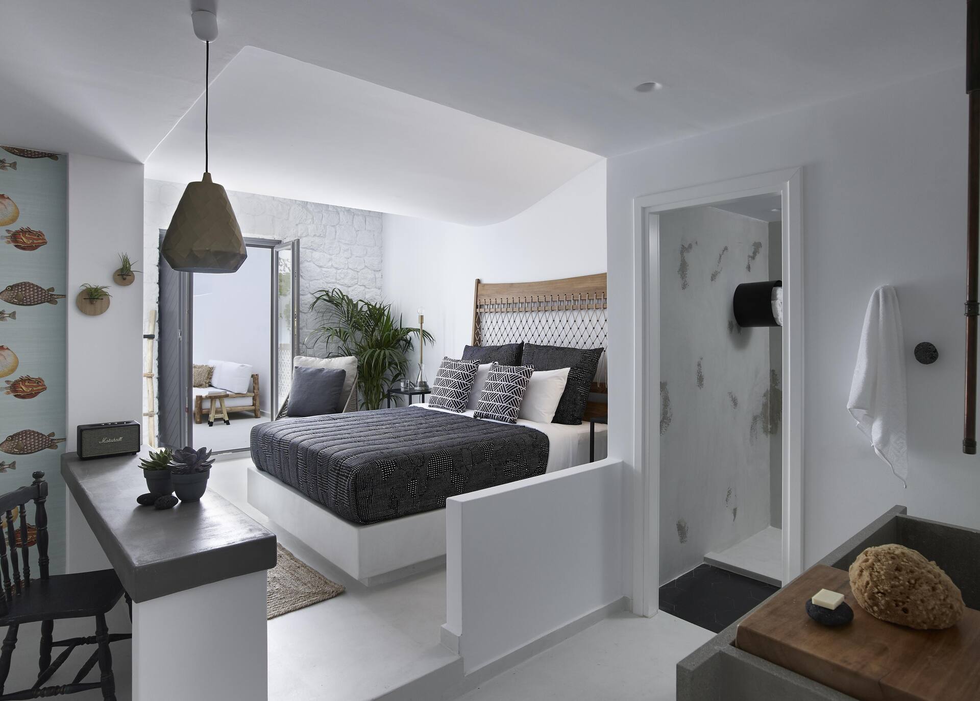 <p>Deluxe-huone, parvekkeella poreallas</p>