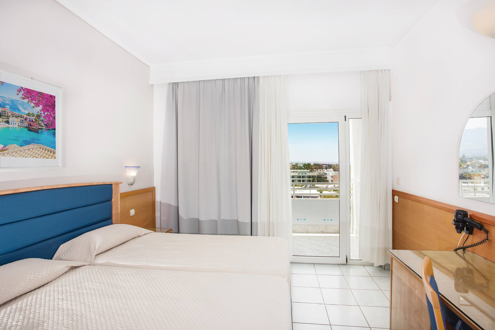 <p>kahden hengen huone</p>