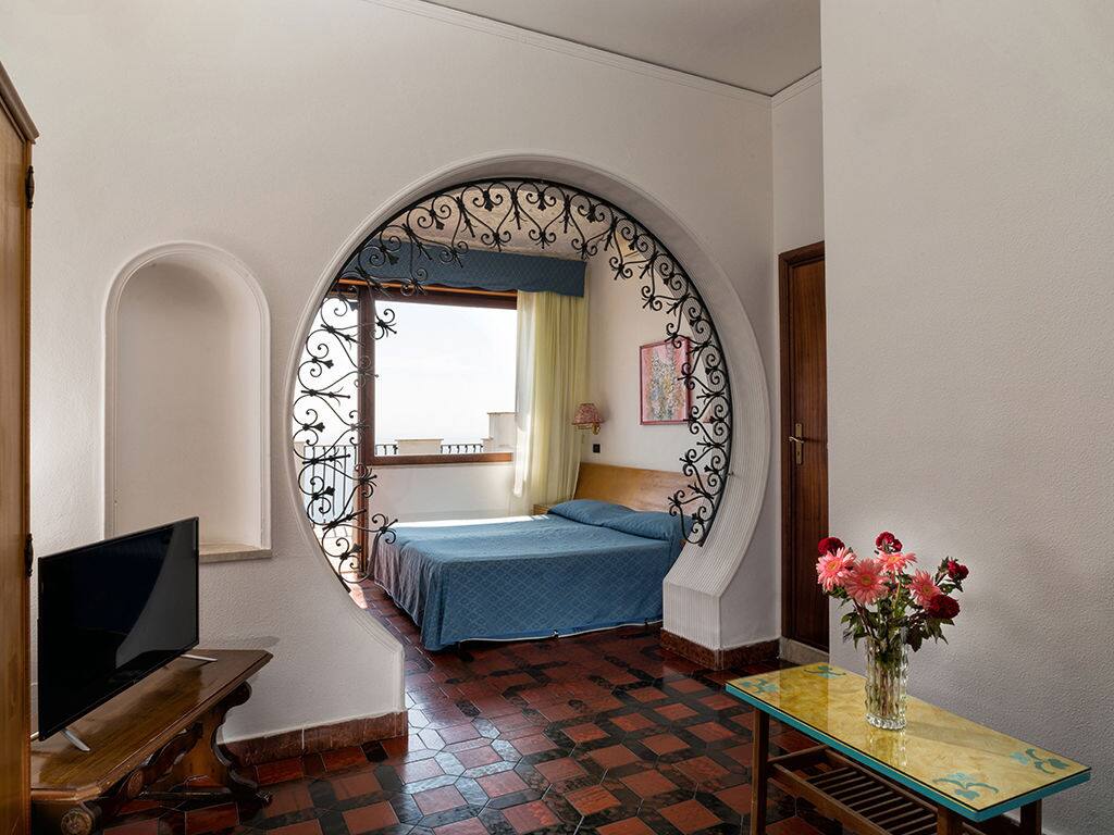 <p>Kahden hengen huone, merinäköala</p>