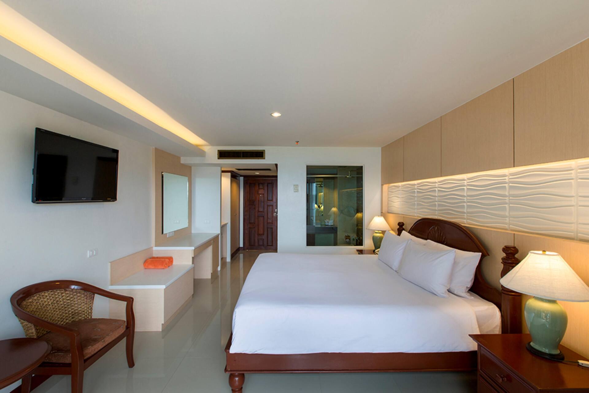 <p>Superior-/Deluxe-huone meren puolella</p>