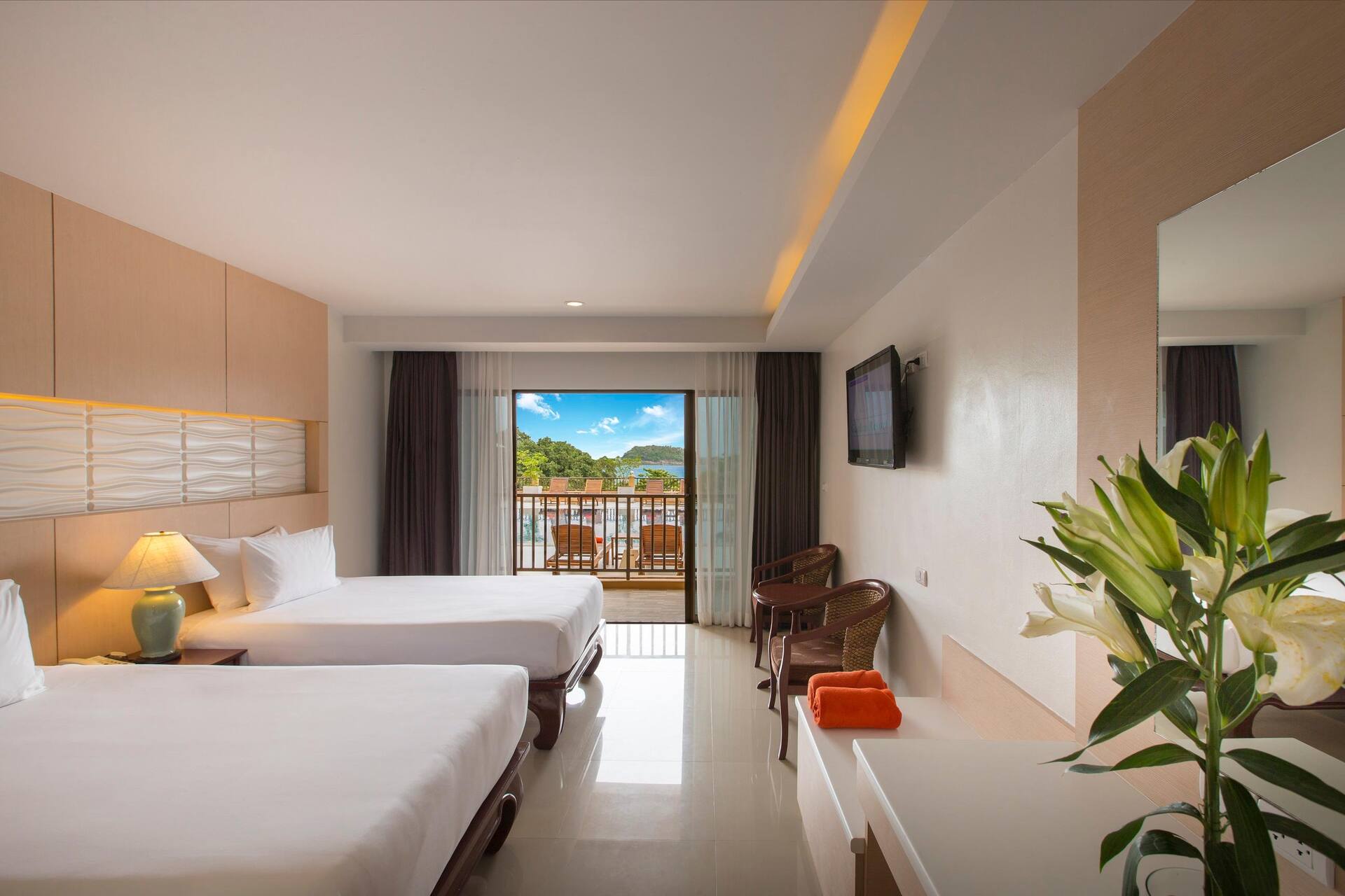 <p>Deluxe-huone meren puolella</p>