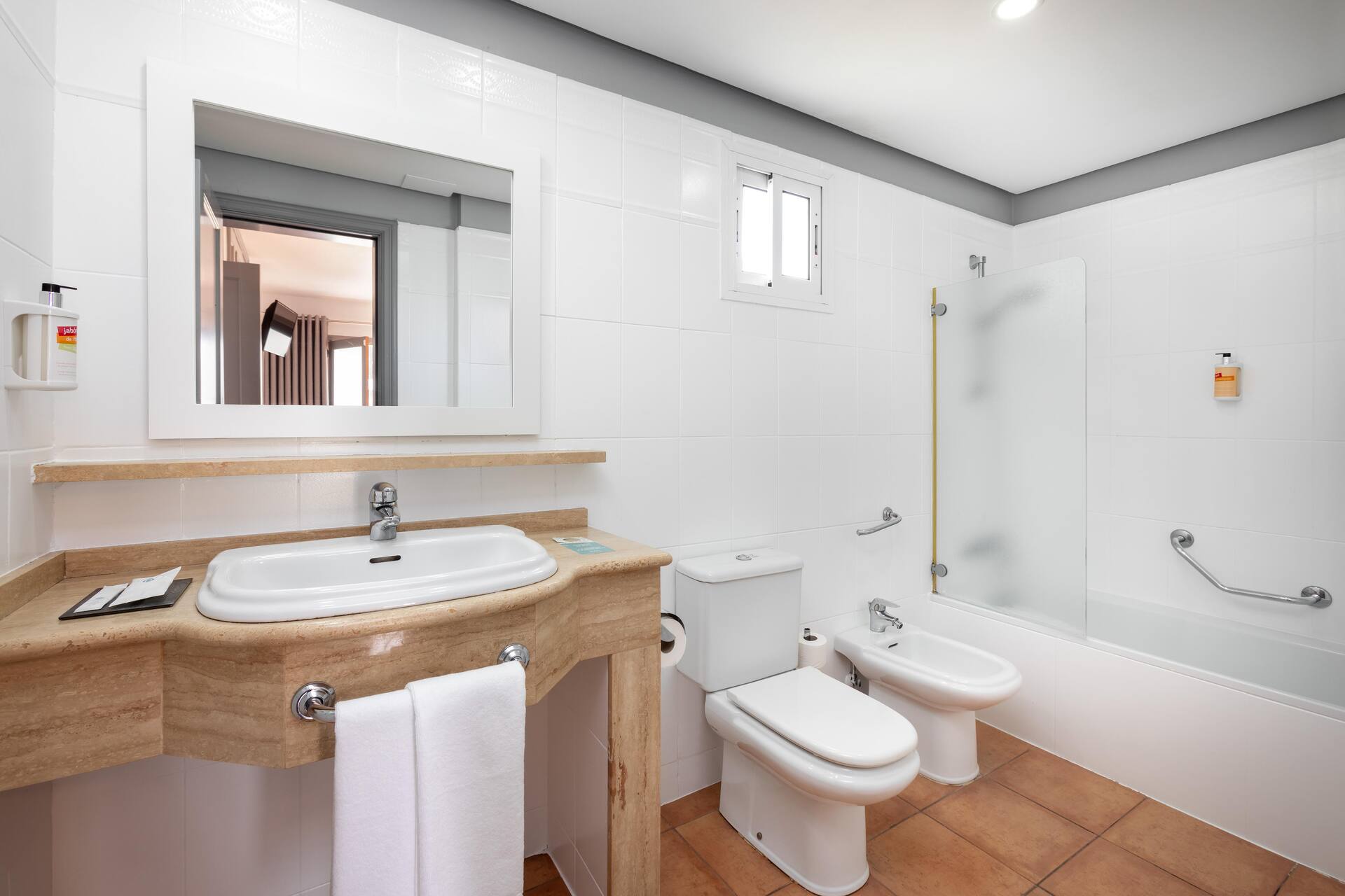 <p>Bungalow, kaksi makuuhonetta</p>