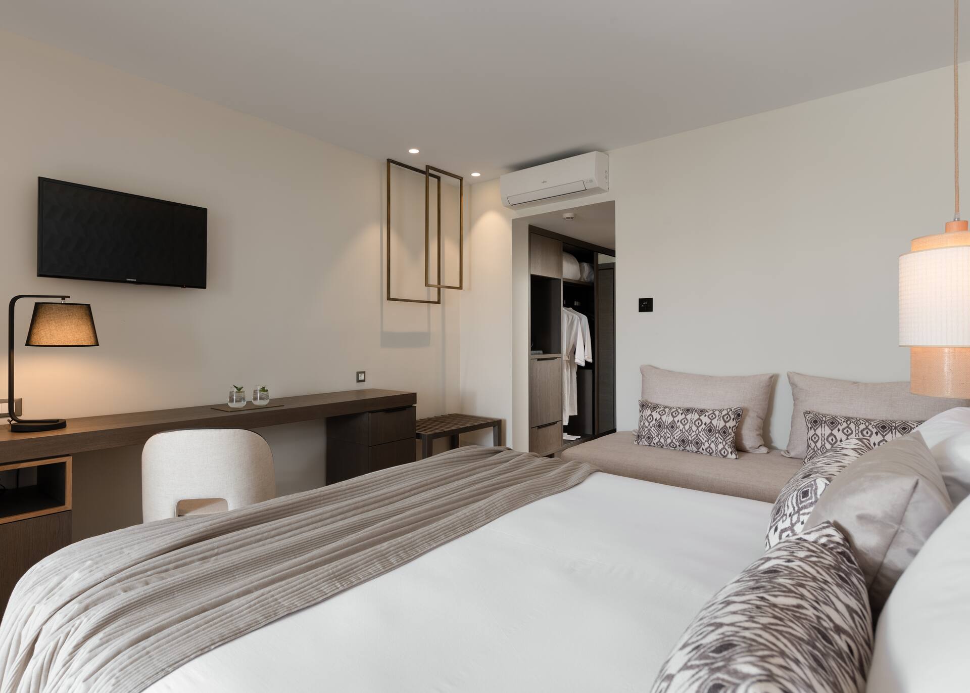 <p>Superior-huone</p>