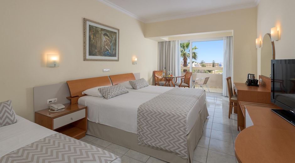 Sun Beach Resort 41 - <p>Standard-perhehuone</p>