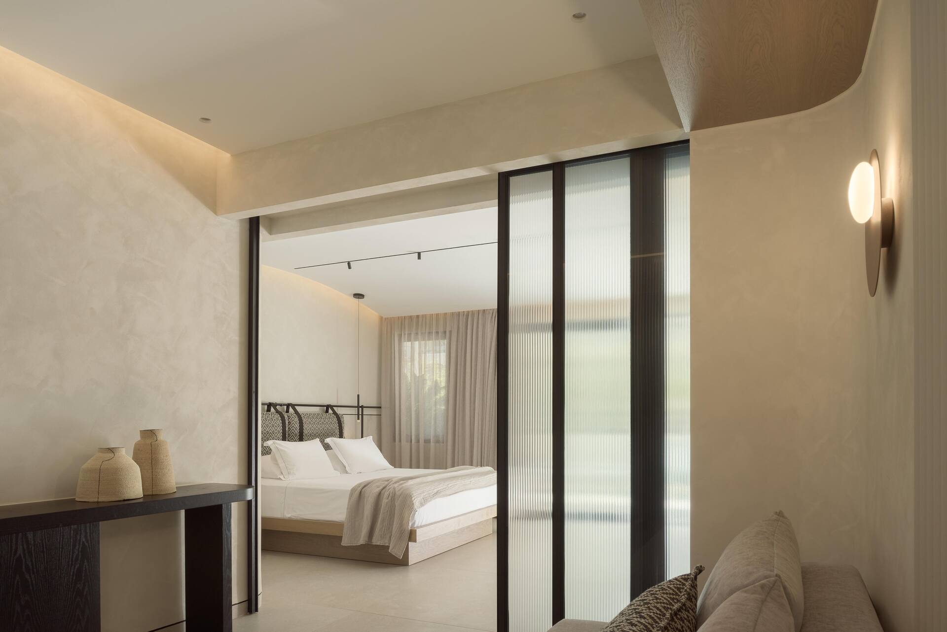 <p>sviitti, oma uima-allas</p>