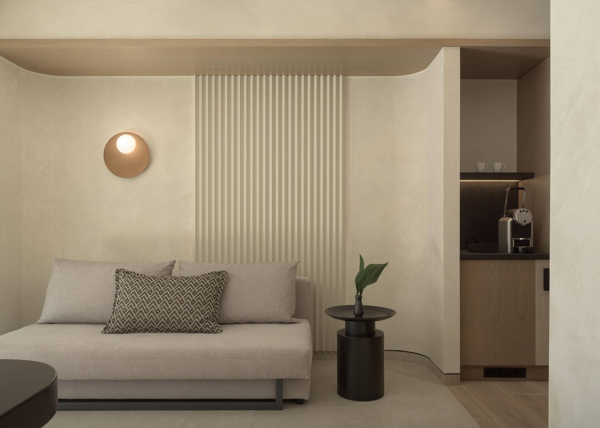 <p>sviitti, oma uima-allas</p>