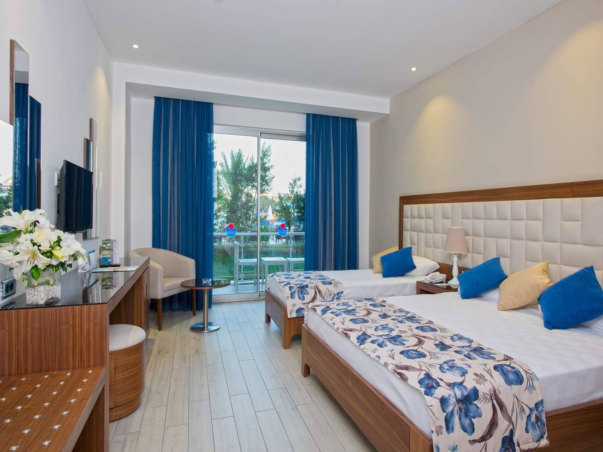 <p>Superior-huone</p>