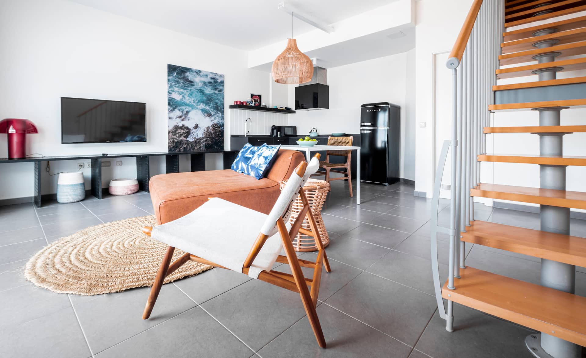 <p>Huoneisto, kaksi makuuhuonetta, terassilta näkymä sisäpihan puolelle</p>