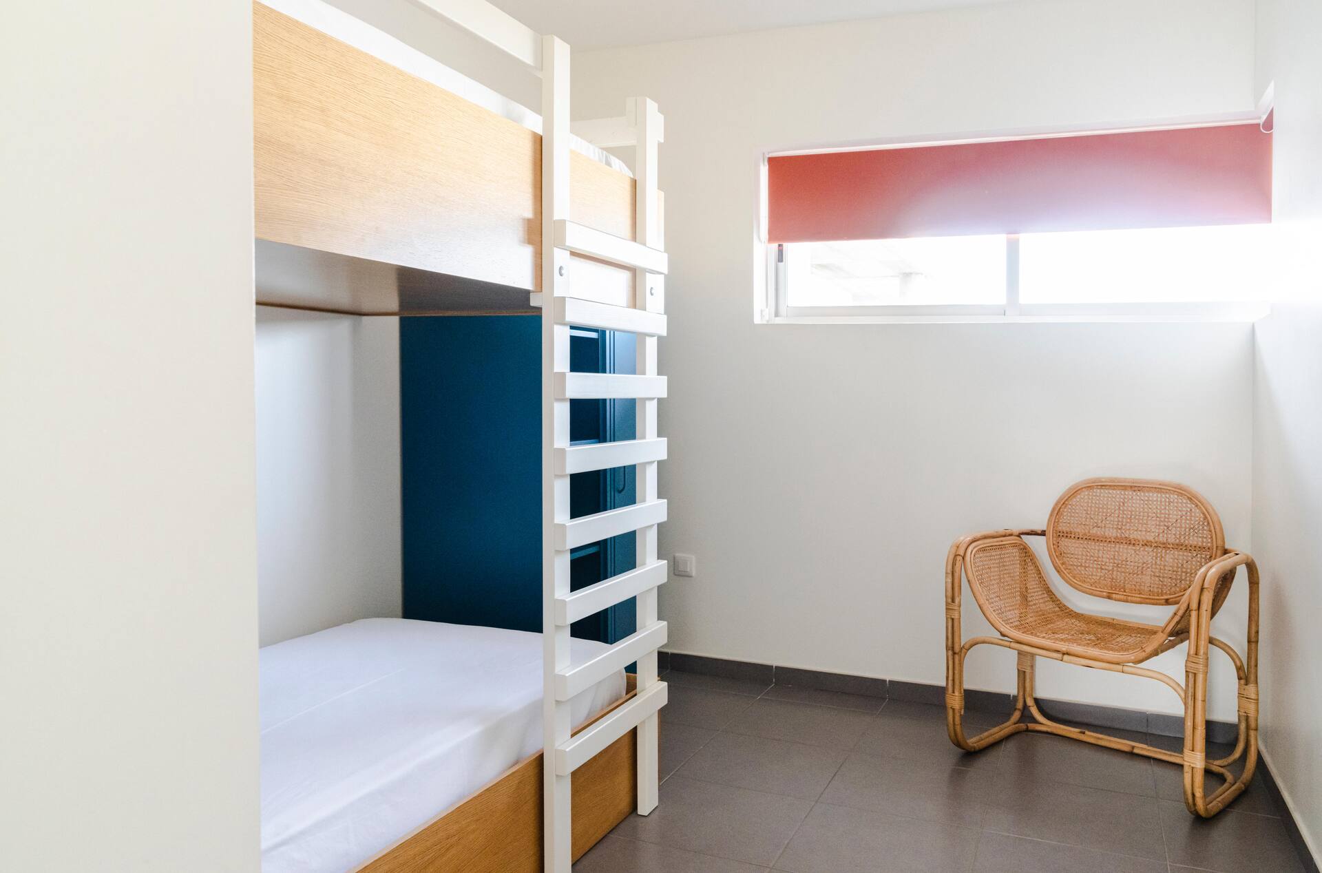 <p>Huoneisto, kaksi makuuhuonetta, kattoterassi</p>