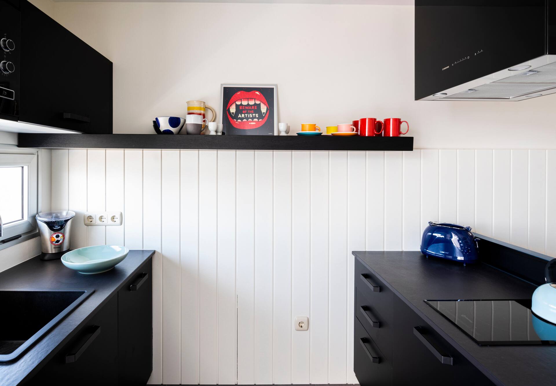 <p>Huoneisto, kaksi makuuhuonetta, kattoterassi</p>