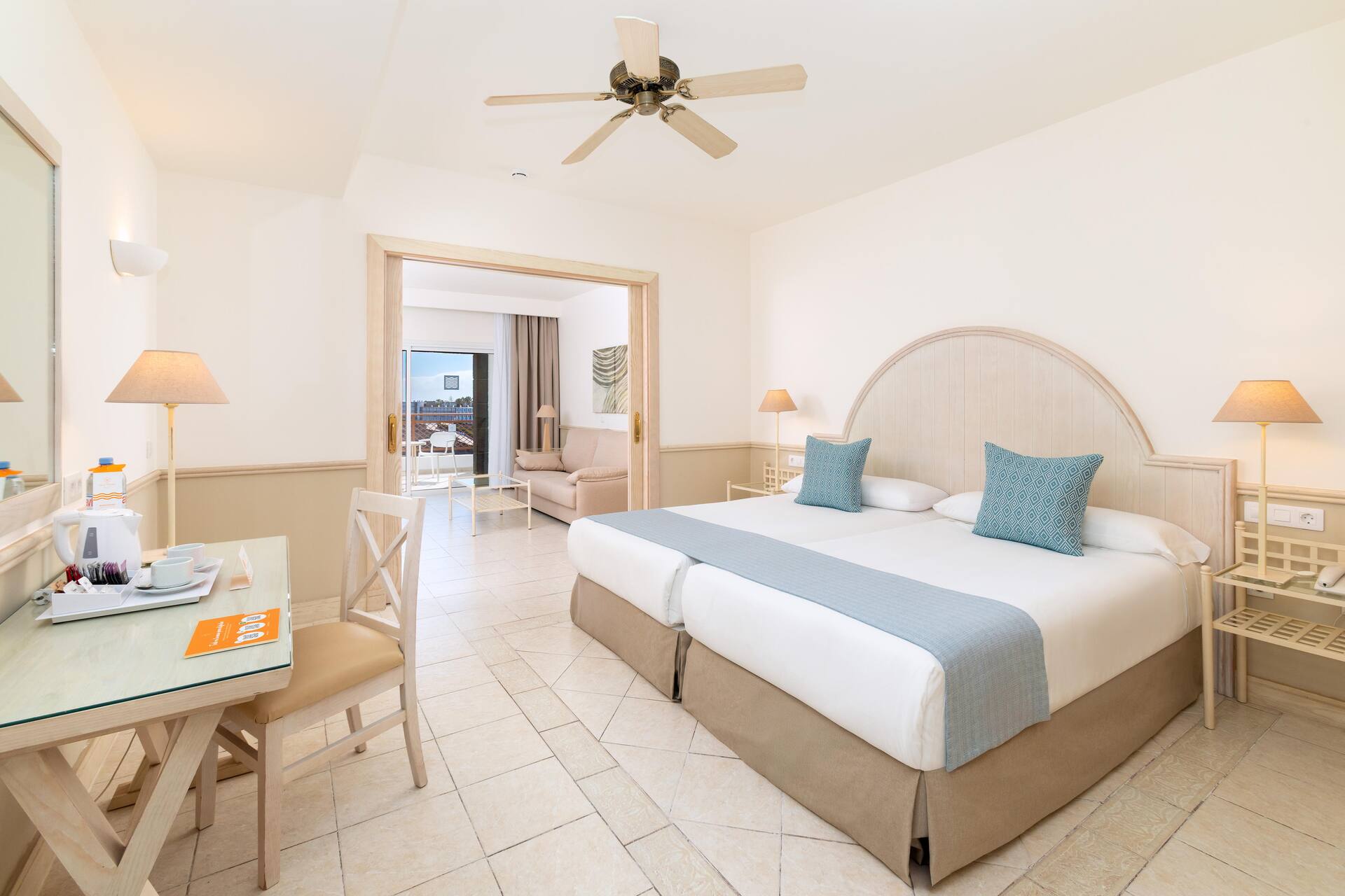 <p>Juniorsviitti</p>